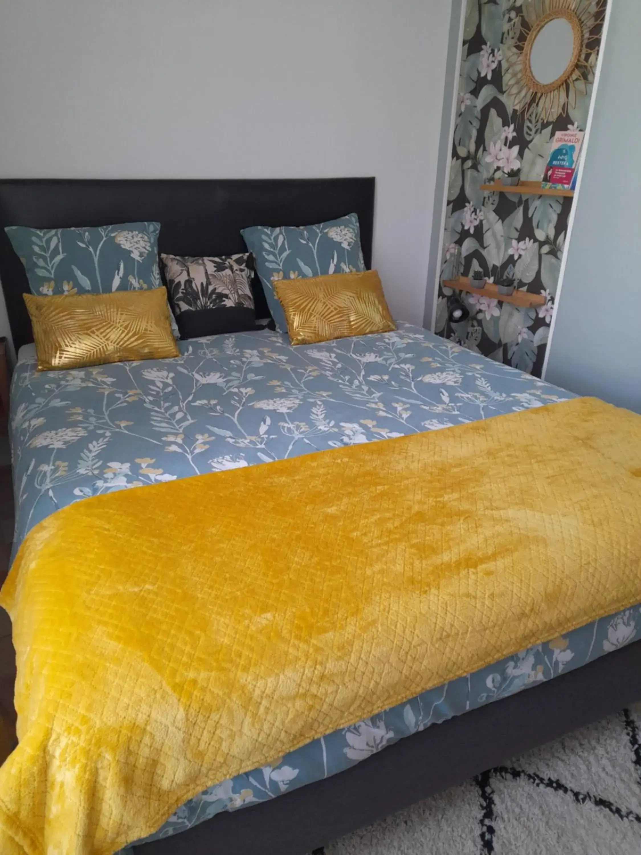 Small Double Room in Les MIRABELLES chambres d'hôtes Small Double Room in Les MIRABELLES chambres d'hôtes