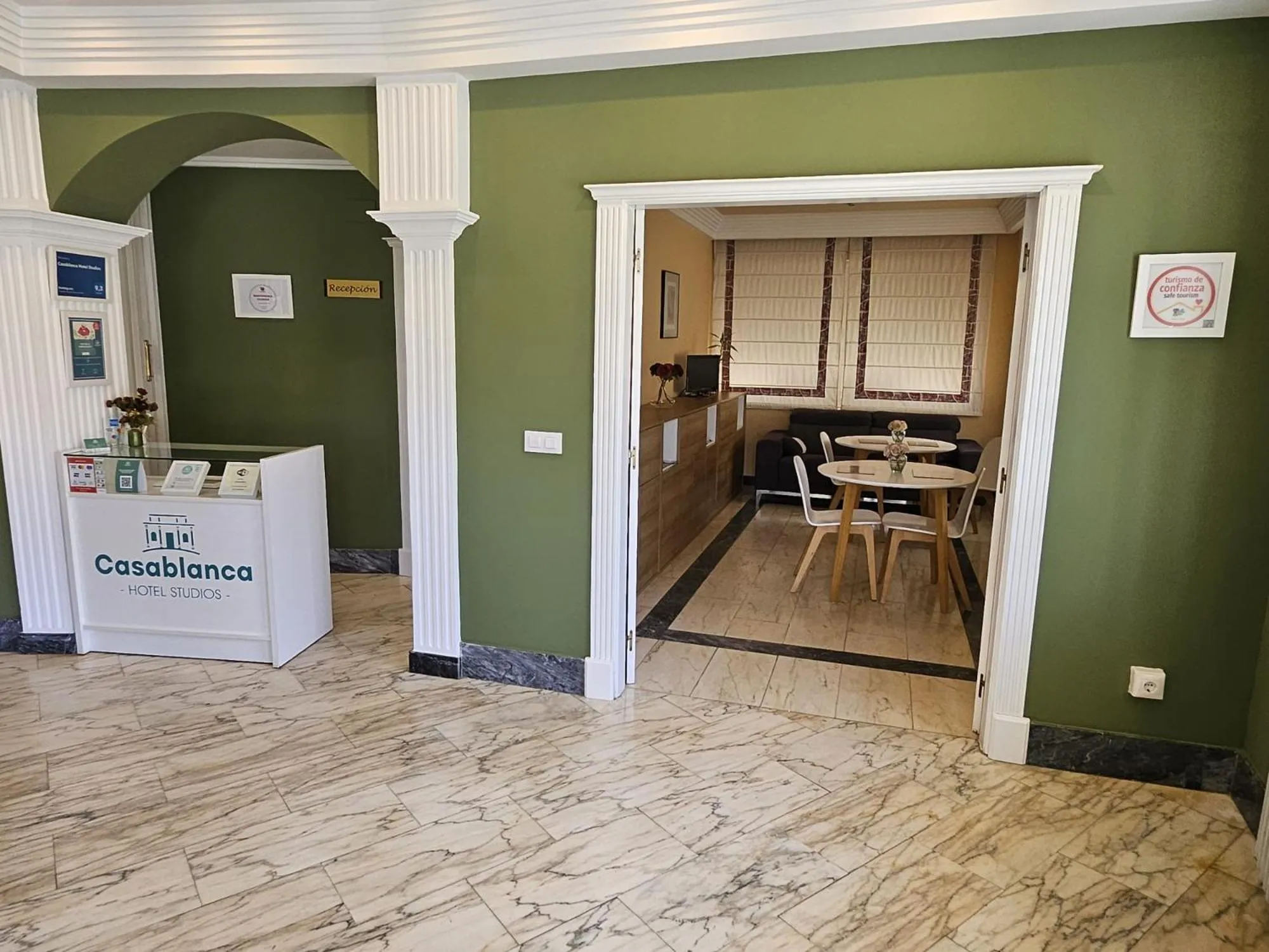 Lobby or reception in Casablanca Hotel Studios