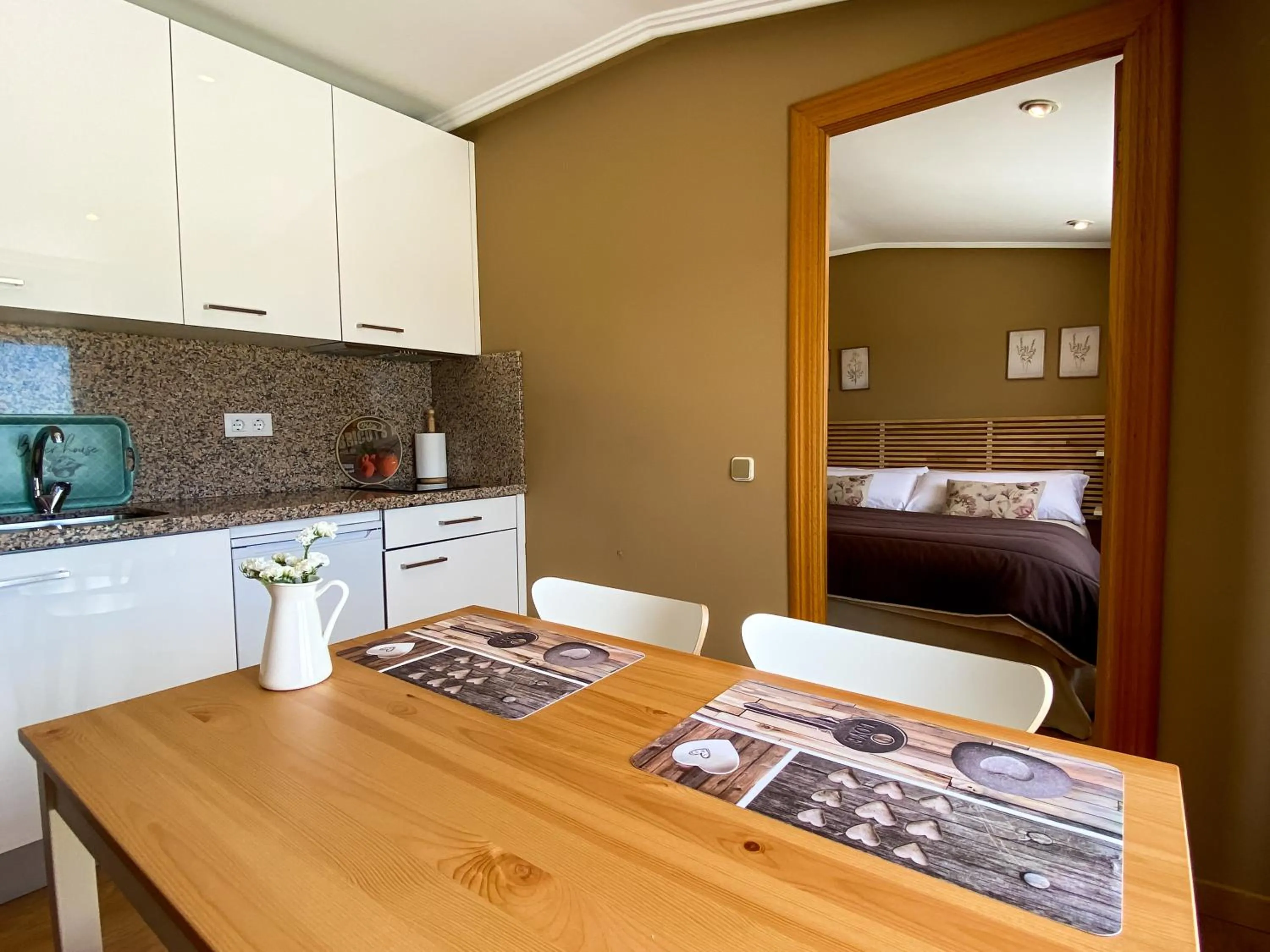 Photo of the whole room in Casablanca Hotel Studios