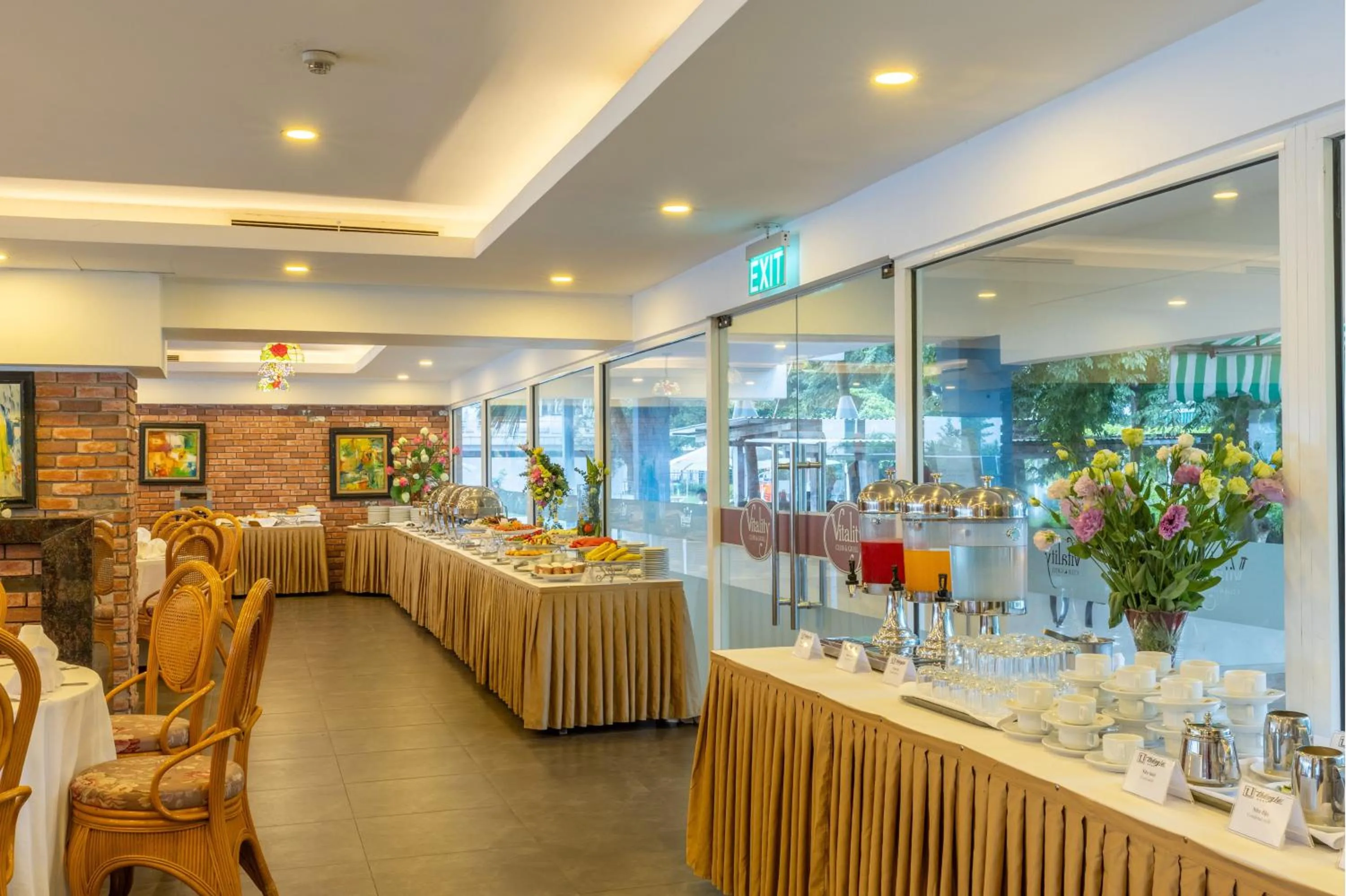 Restaurant/places to eat in Thang Loi Hotel Hanoi