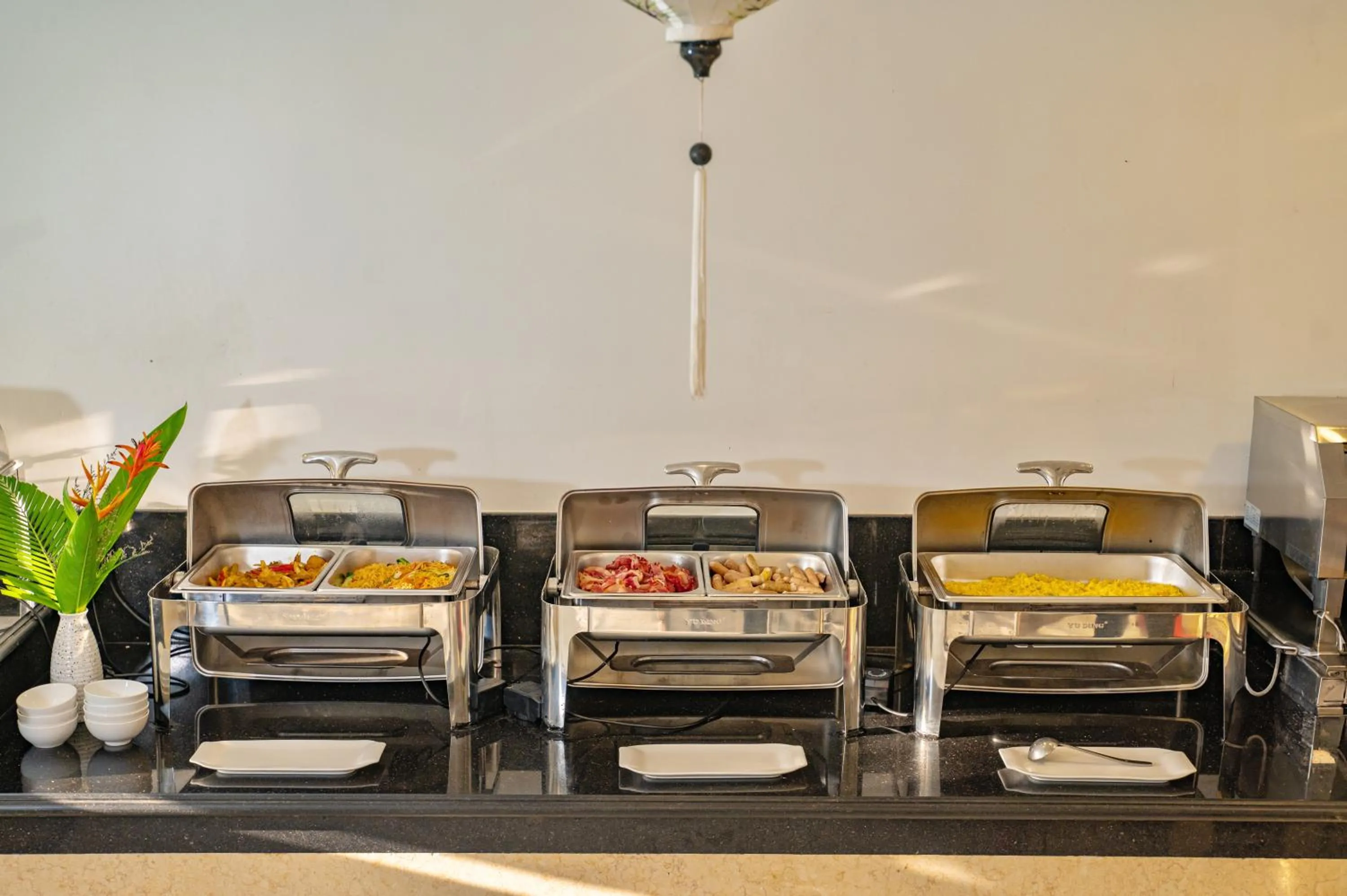 Restaurant/places to eat in Athenia Hoi An Boutique Hotel & Spa