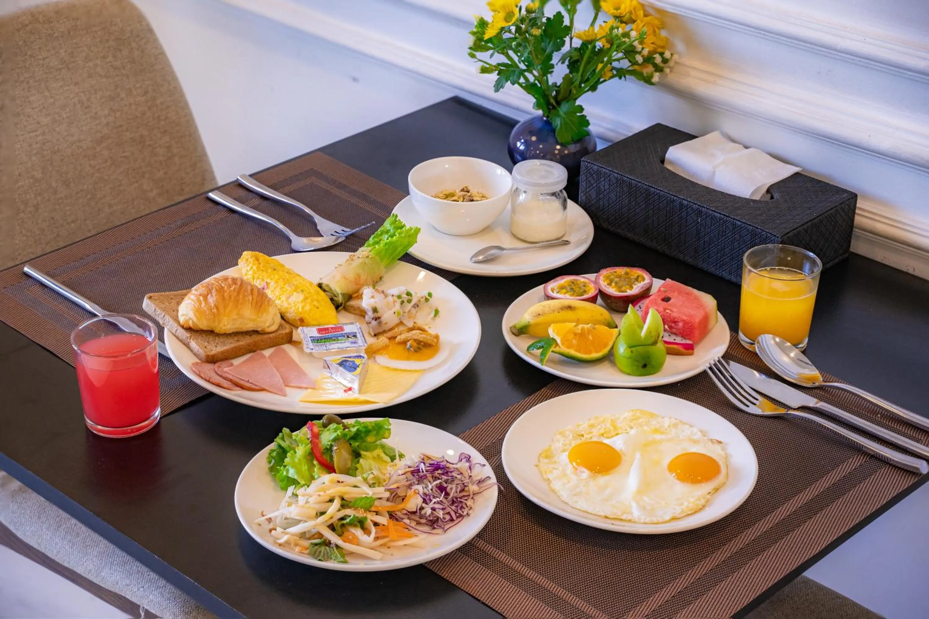 Restaurant/places to eat in Athenia Hoi An Boutique Hotel & Spa