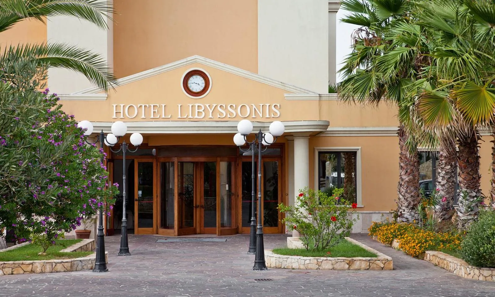Facade/entrance in Hotel Libyssonis