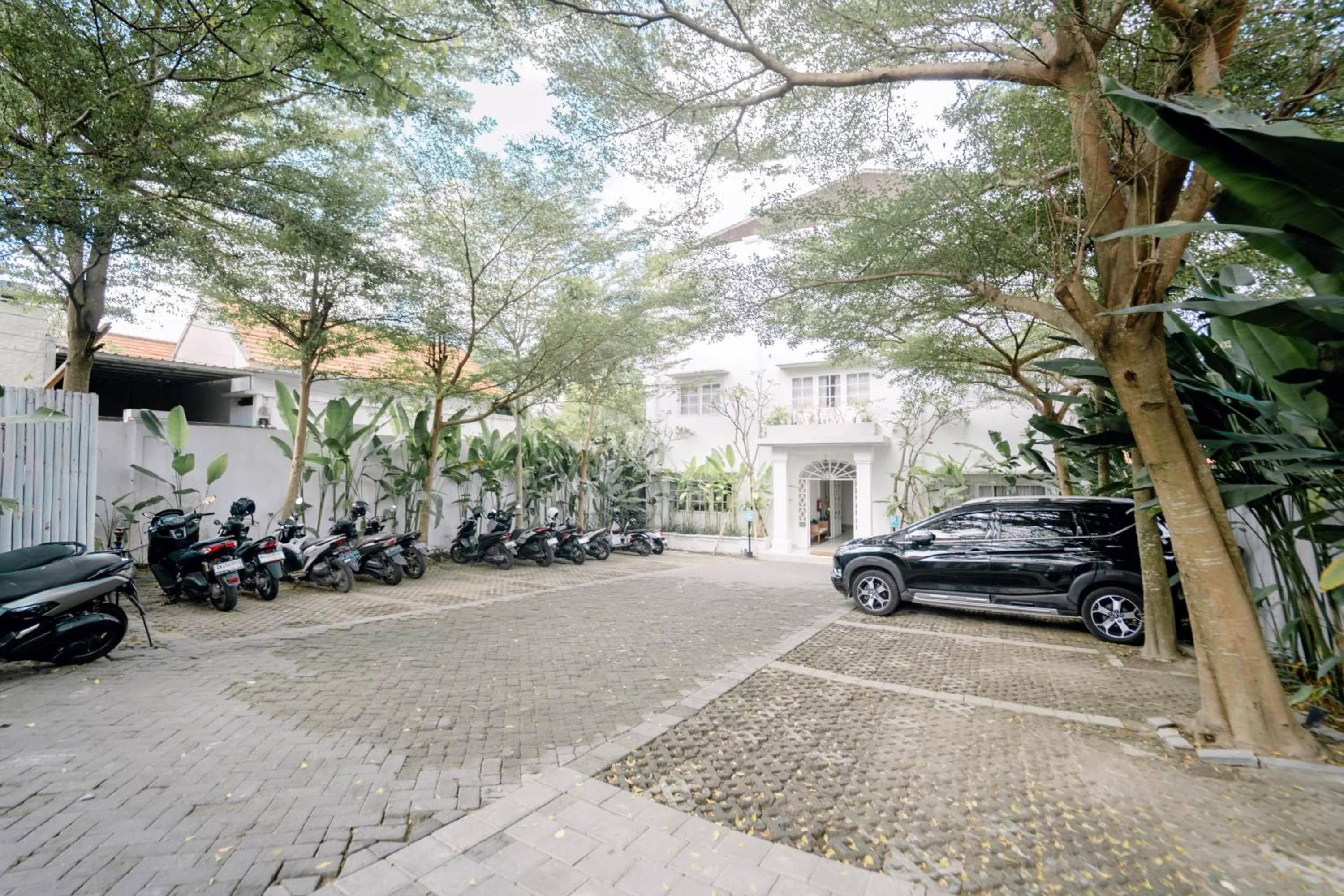 Parking in Umalas Suites