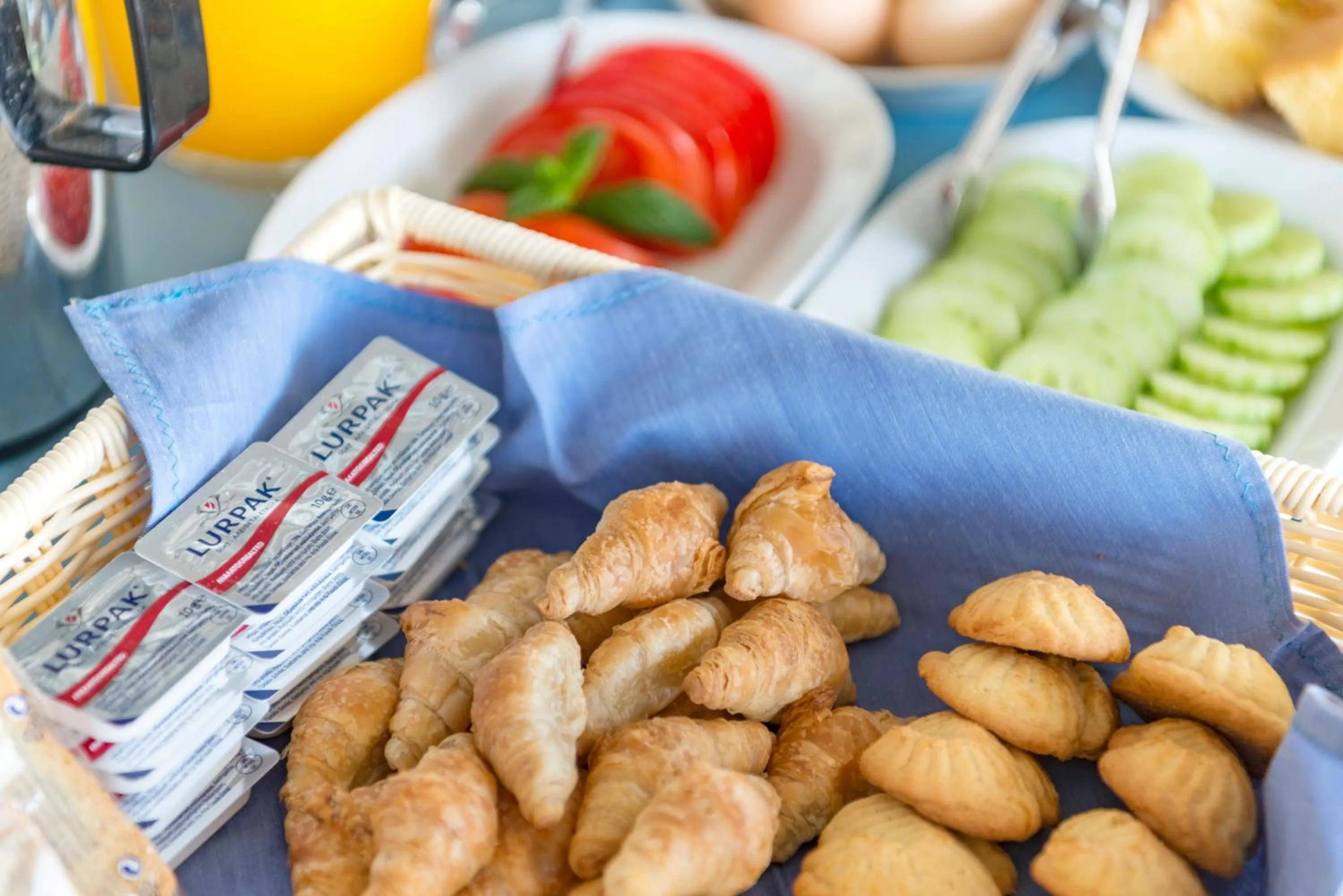 Restaurant/places to eat in Hotel Kamelo