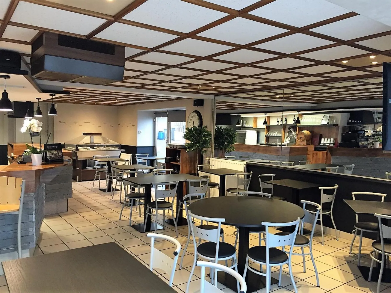 Restaurant/places to eat in Hôtel Le Cerizay