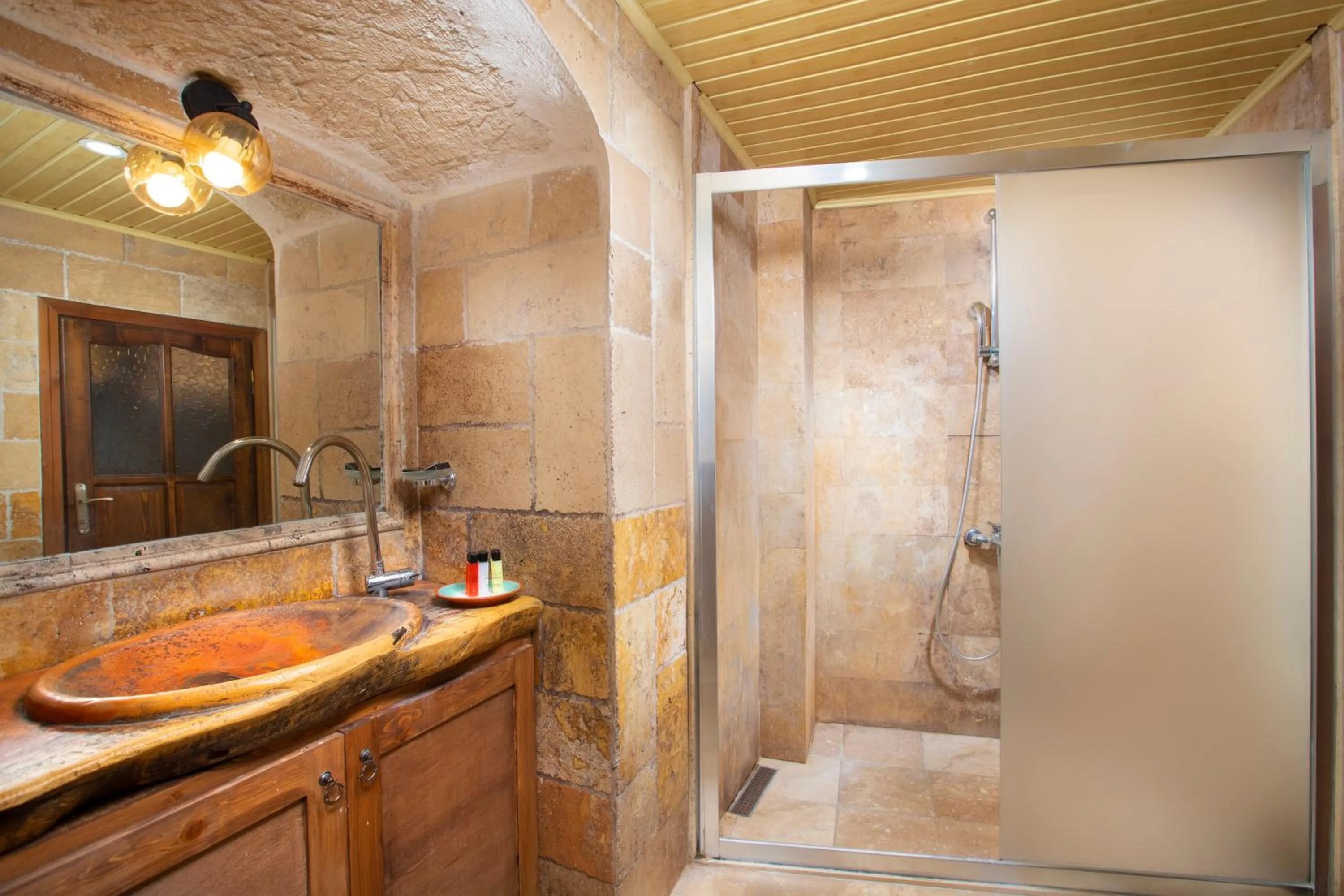 Shower in Garden Inn Cappadocia