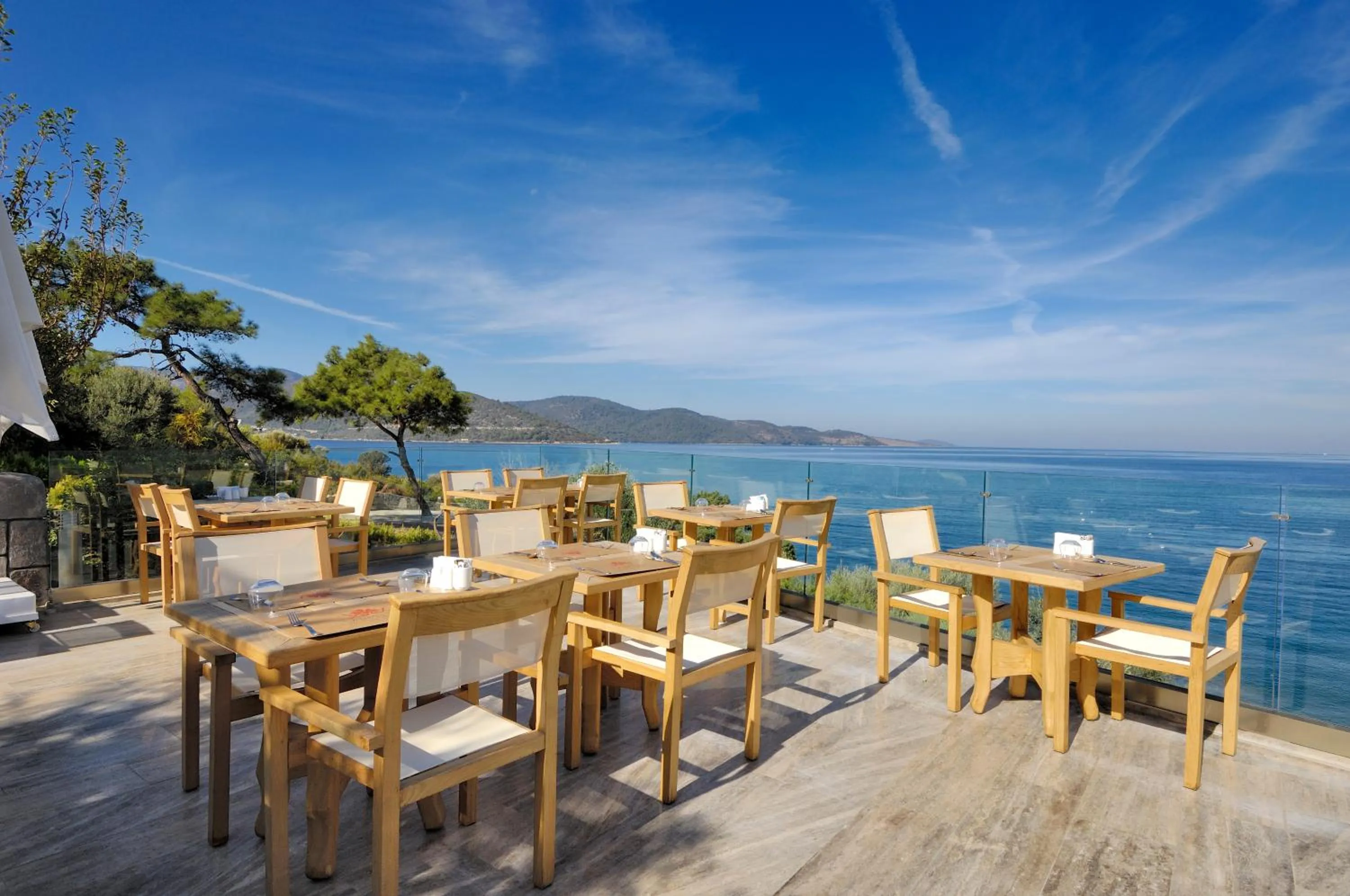 Restaurant/places to eat in Sarpedor Boutique Hotel