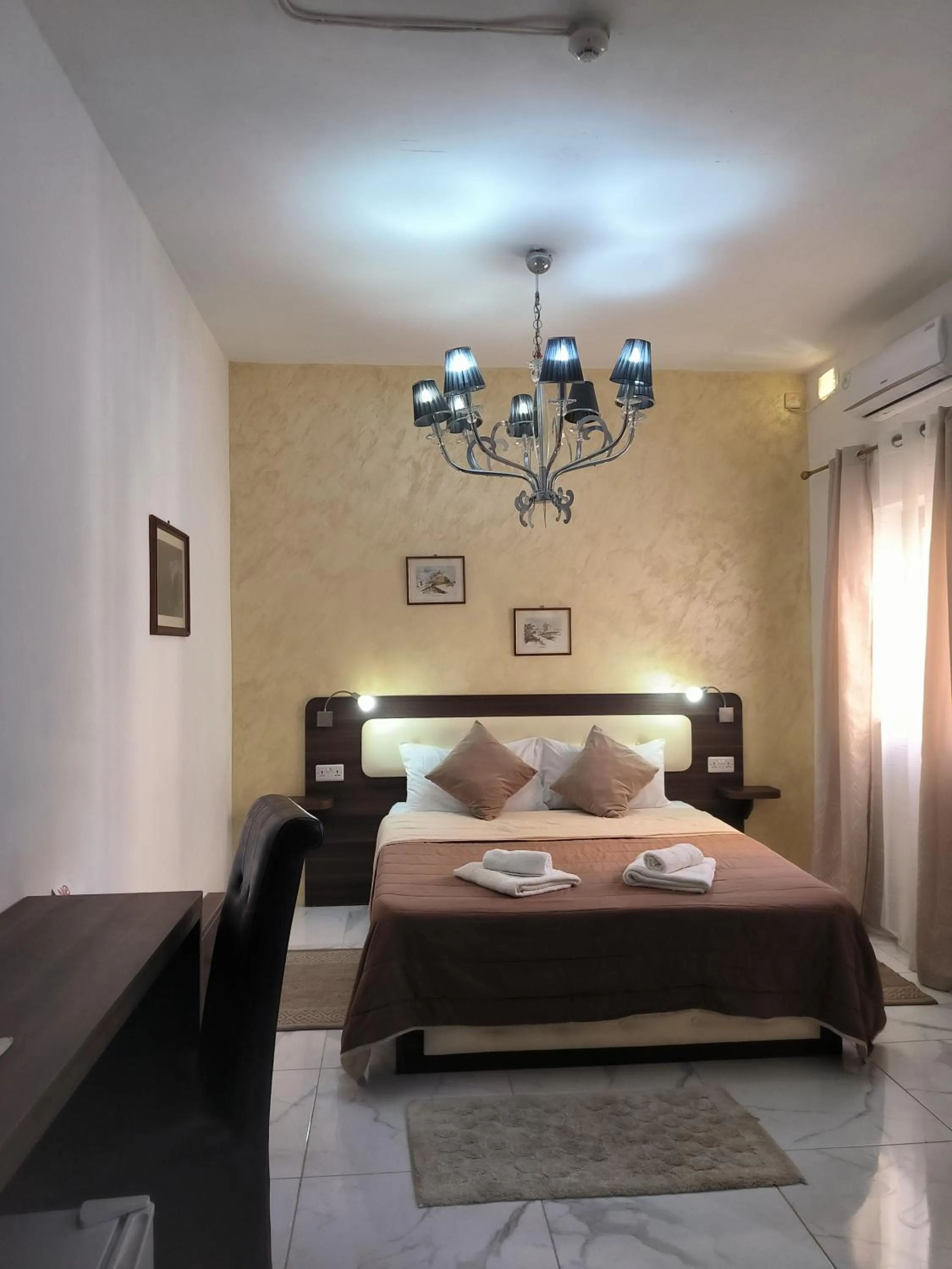 Bedroom, Bed in Tarona Guesthouse