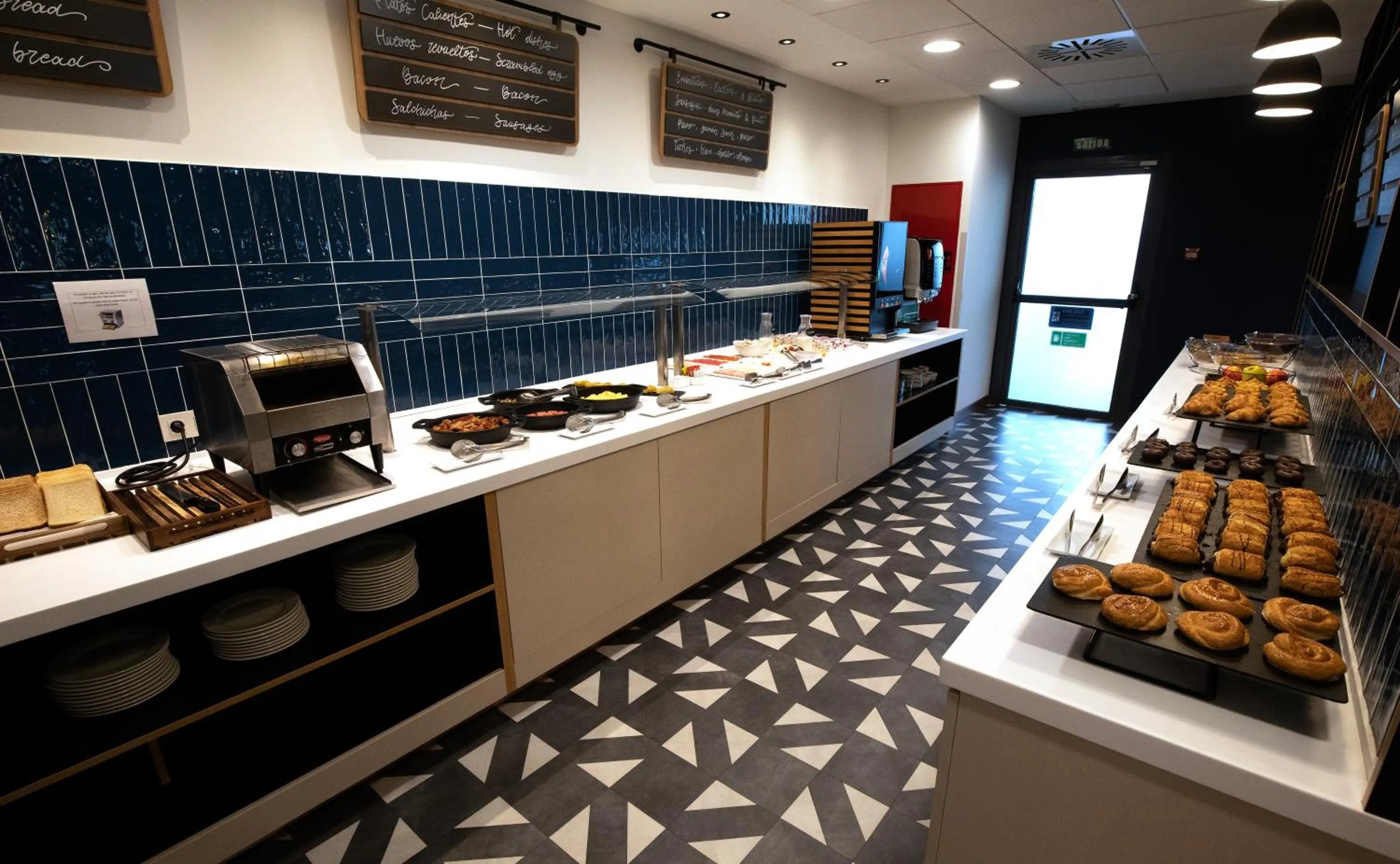 Breakfast in Travelodge Madrid Metropolitano