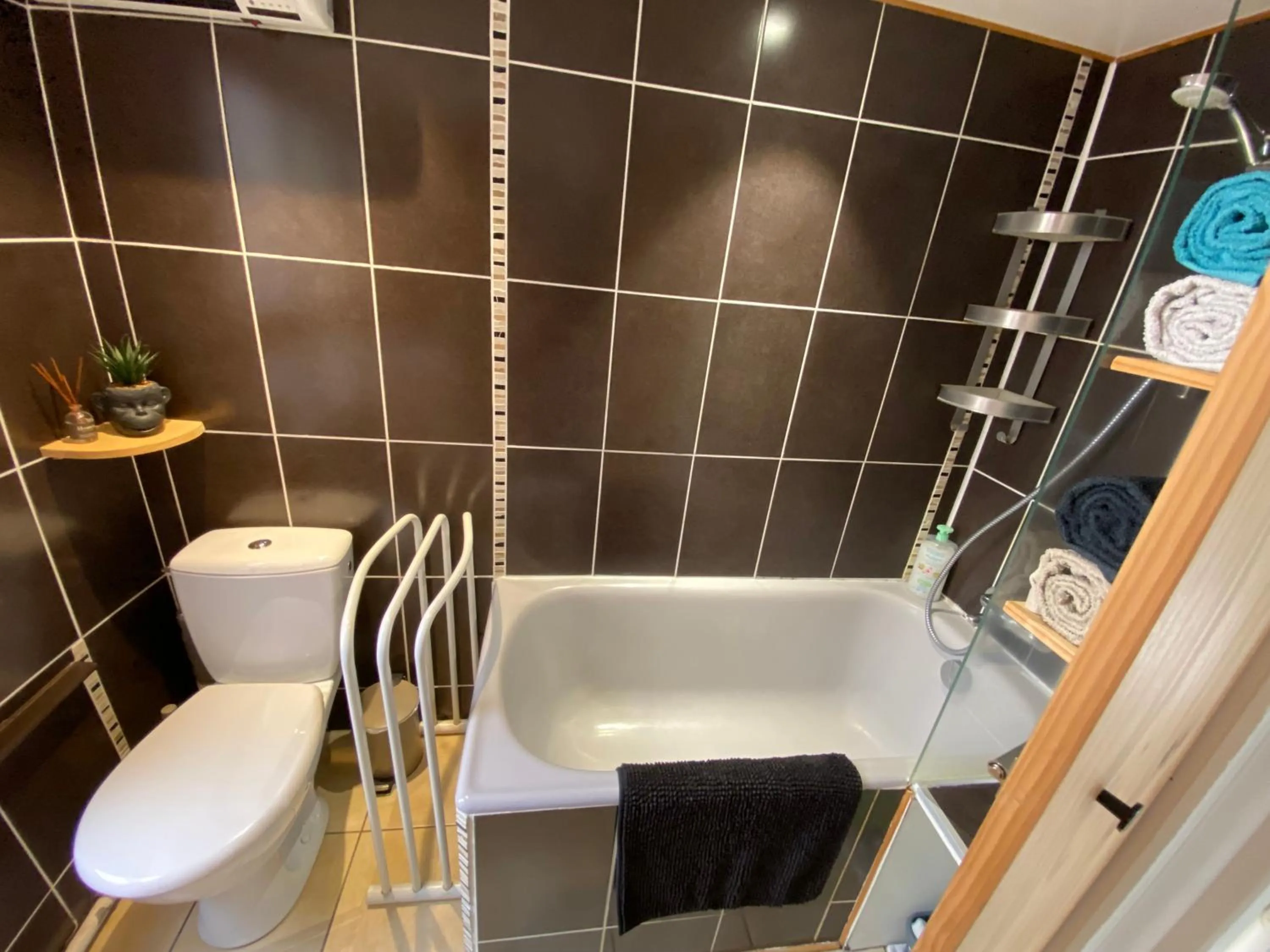 Toilet in Le gîte du Bessat