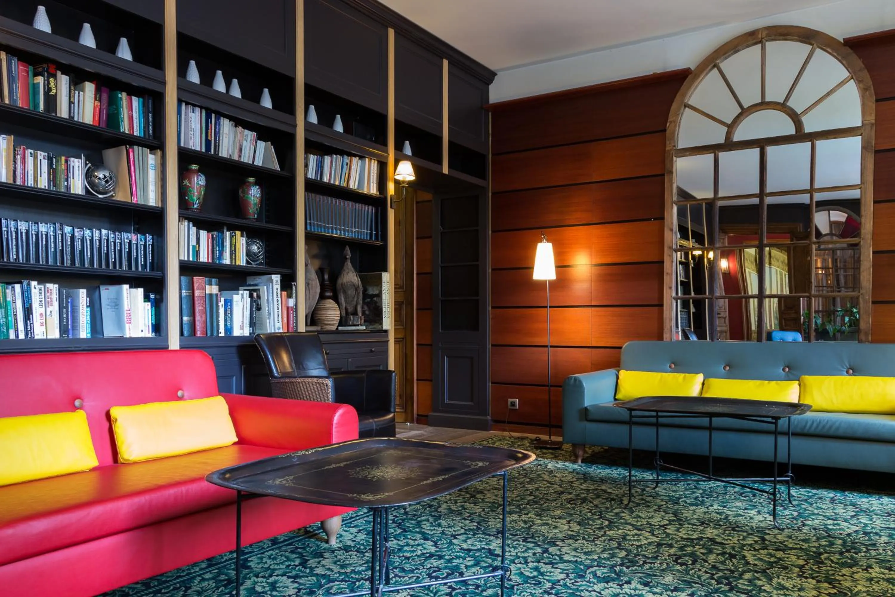 Library in Hôtel Relais Monceau