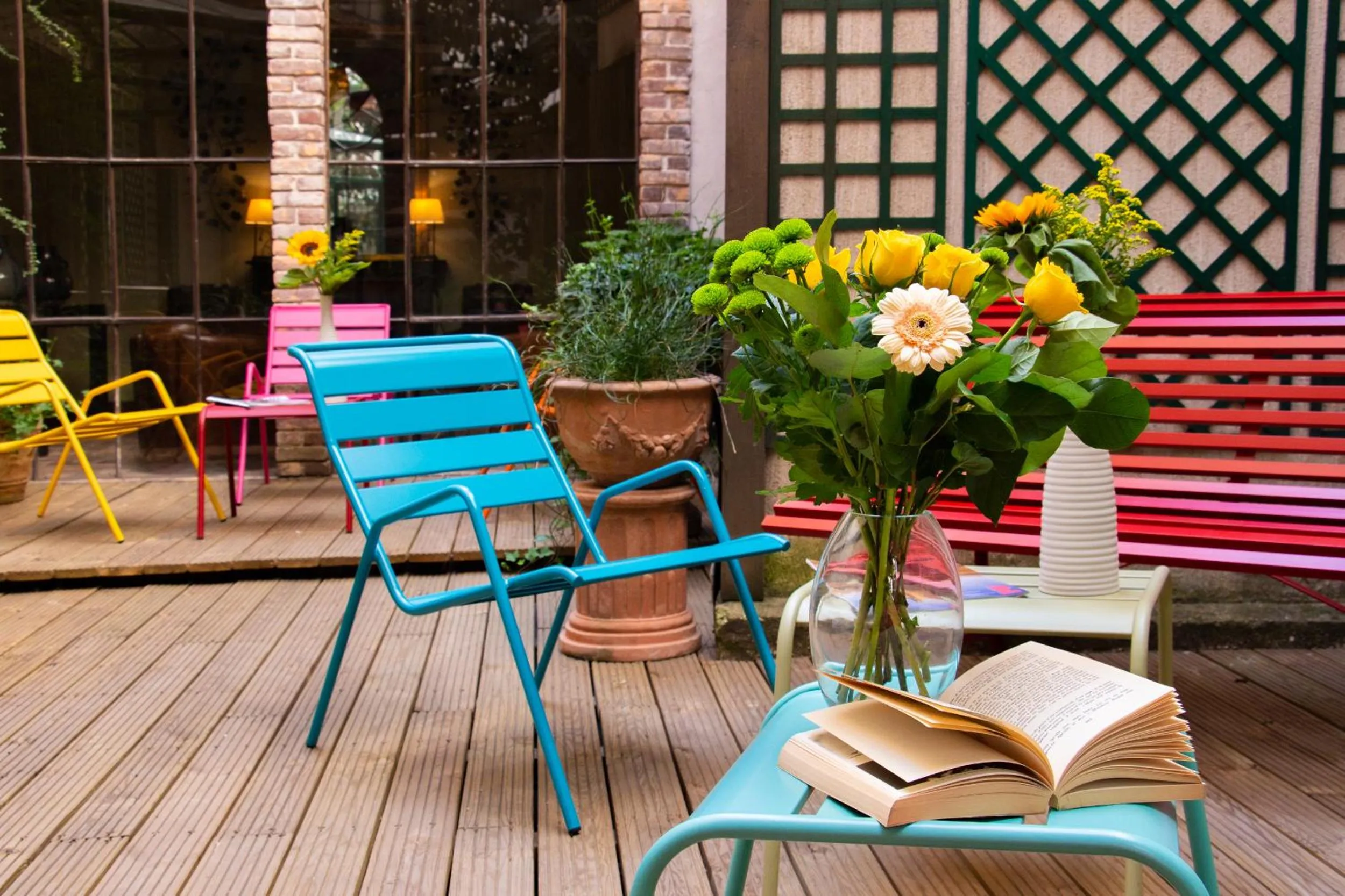 Patio in Hôtel Relais Monceau
