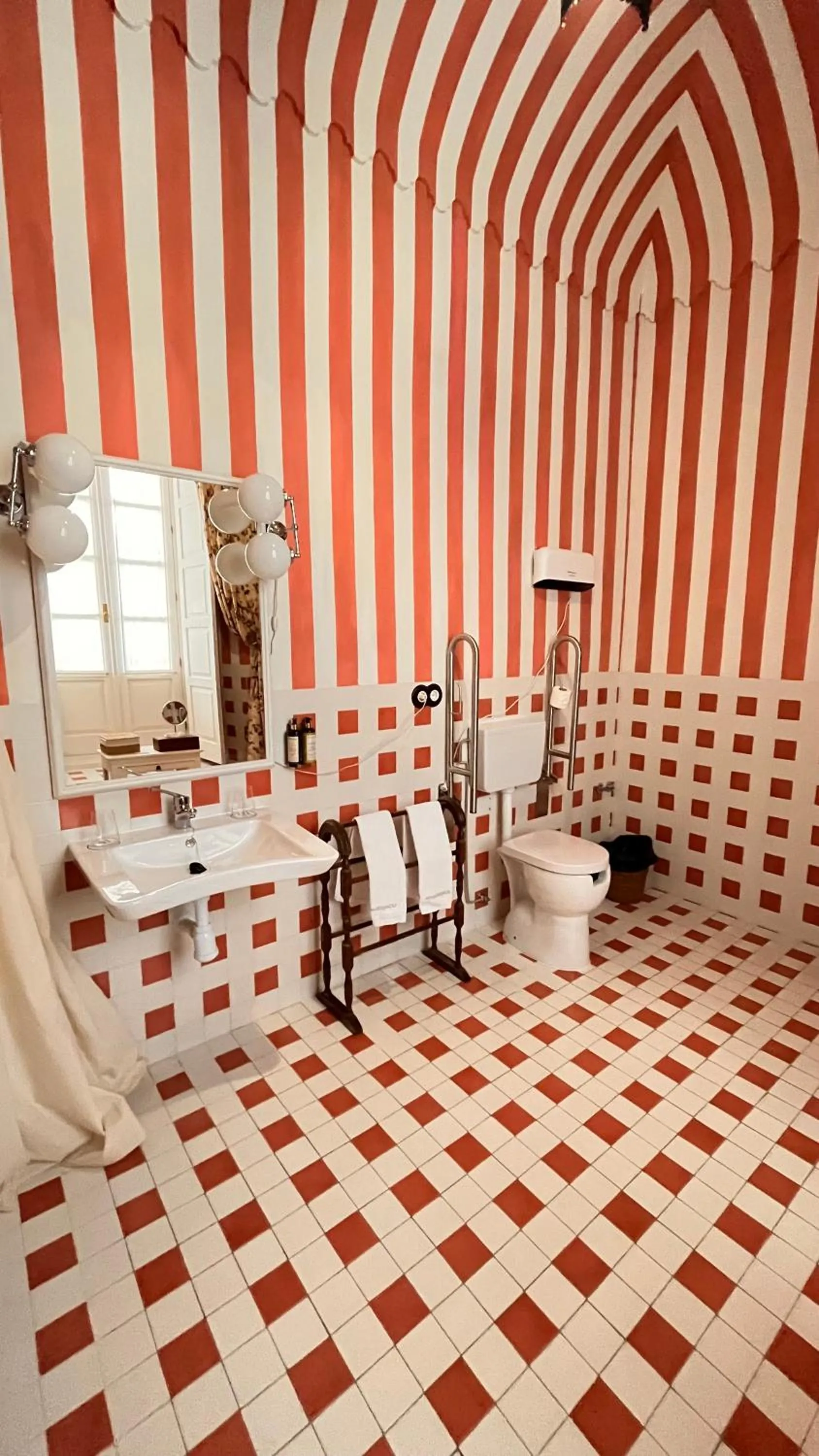 Public Bath in Hotel Boutique Conde de la Corte