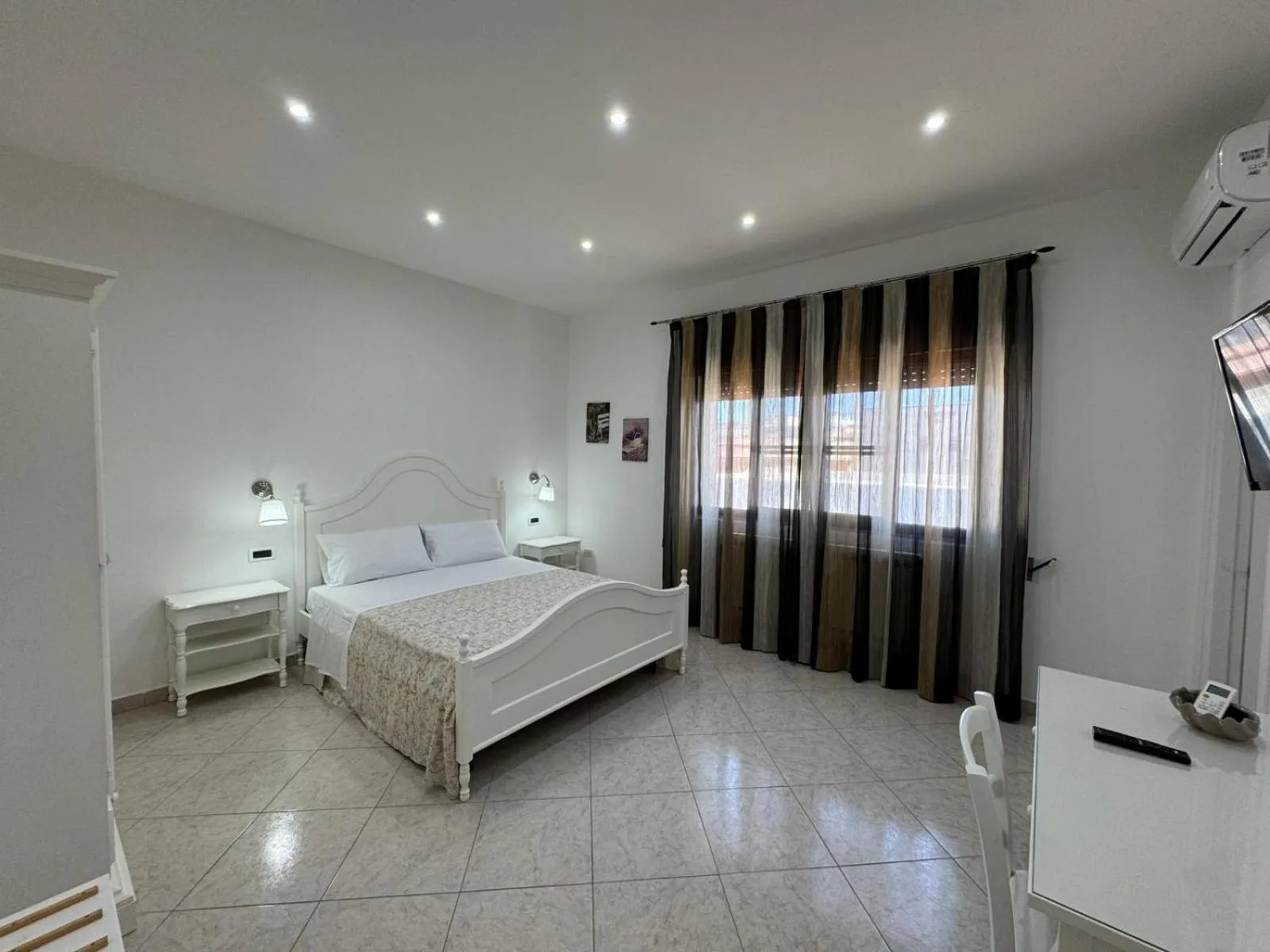 Bedroom, Bed in B&B White Rooms Salento