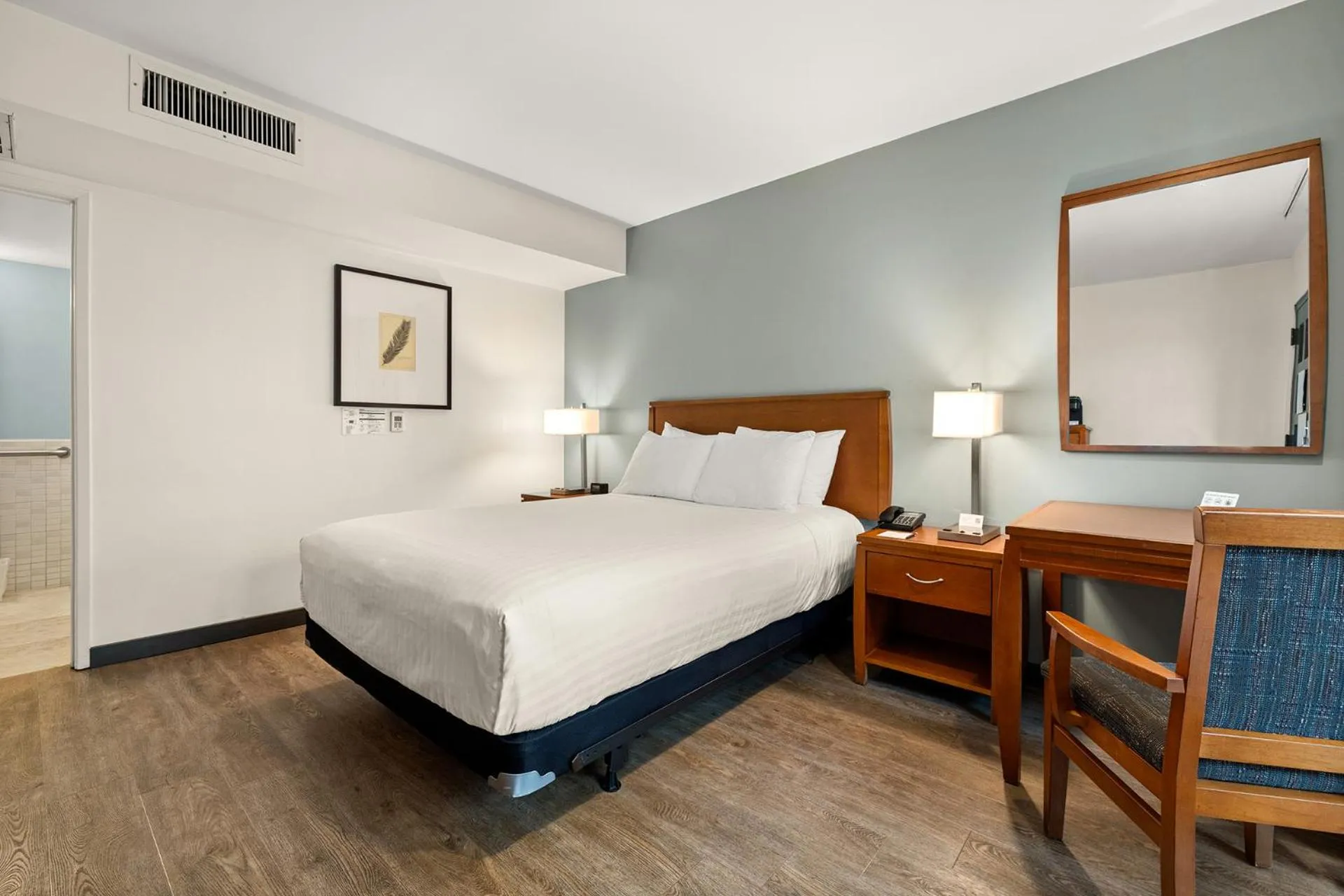 Bed in Vagabond Inn Glendale