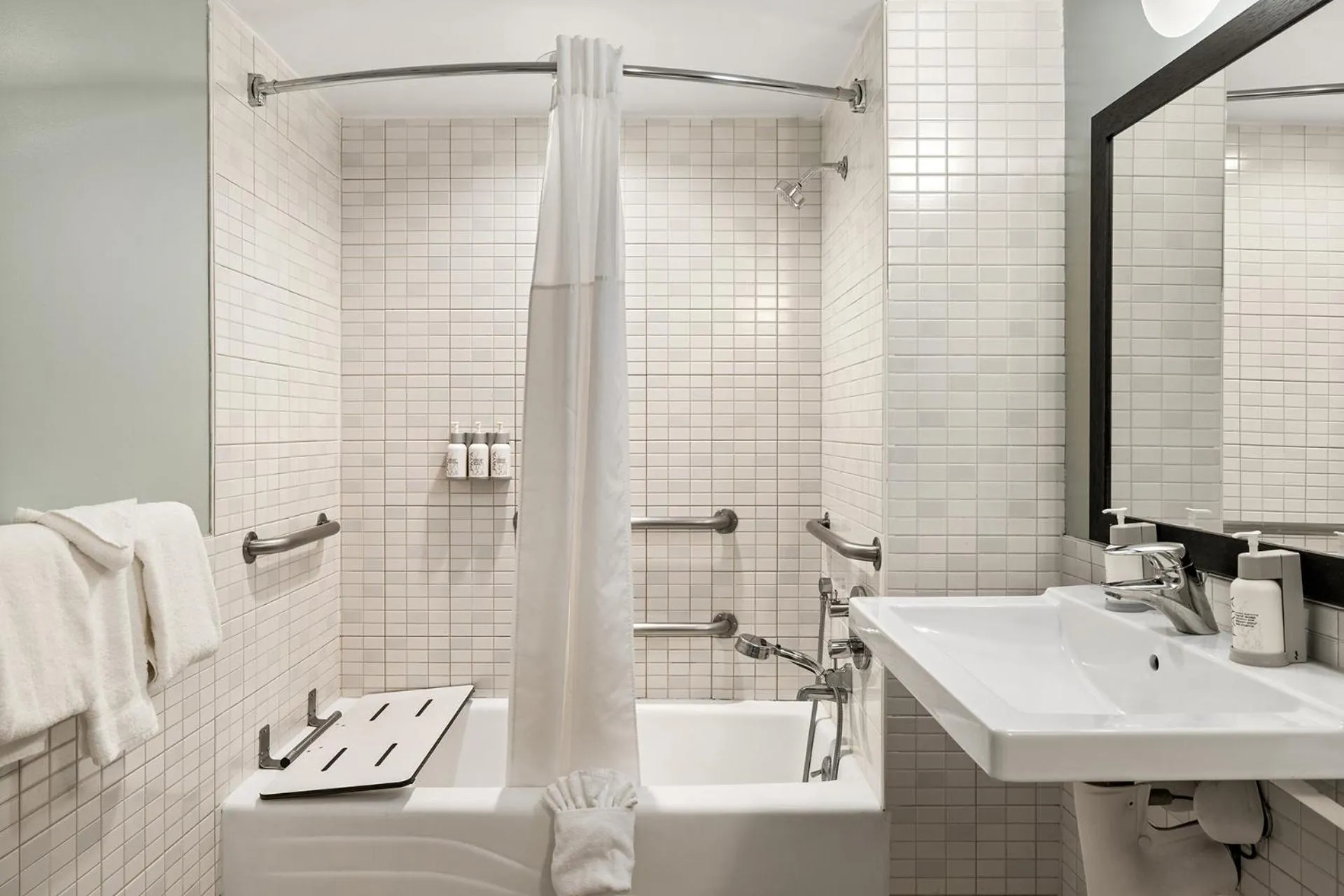 Toilet in Vagabond Inn Glendale