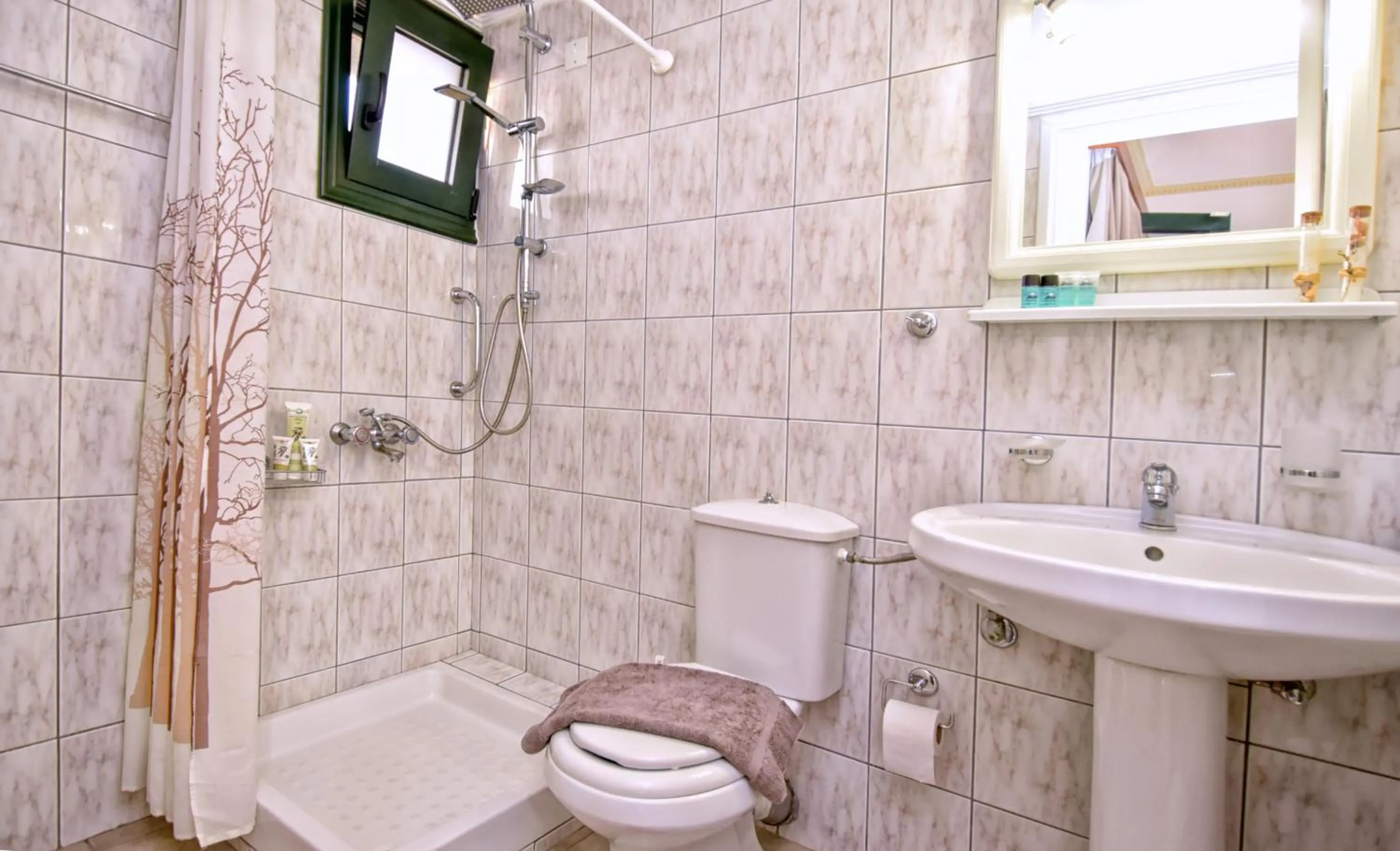 Shower in Aspri Petra Apartments