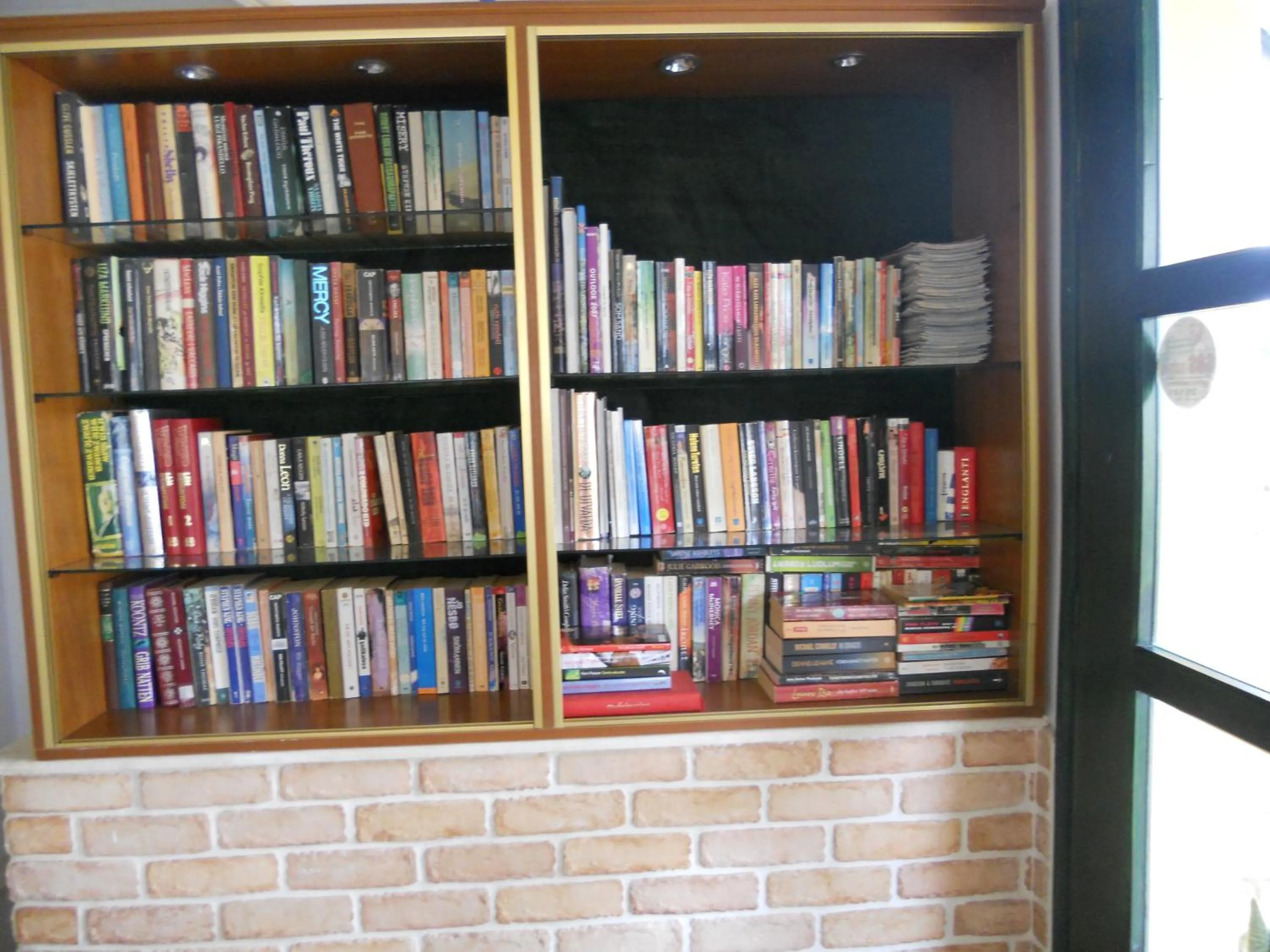 Library in Aspri Petra Apartments