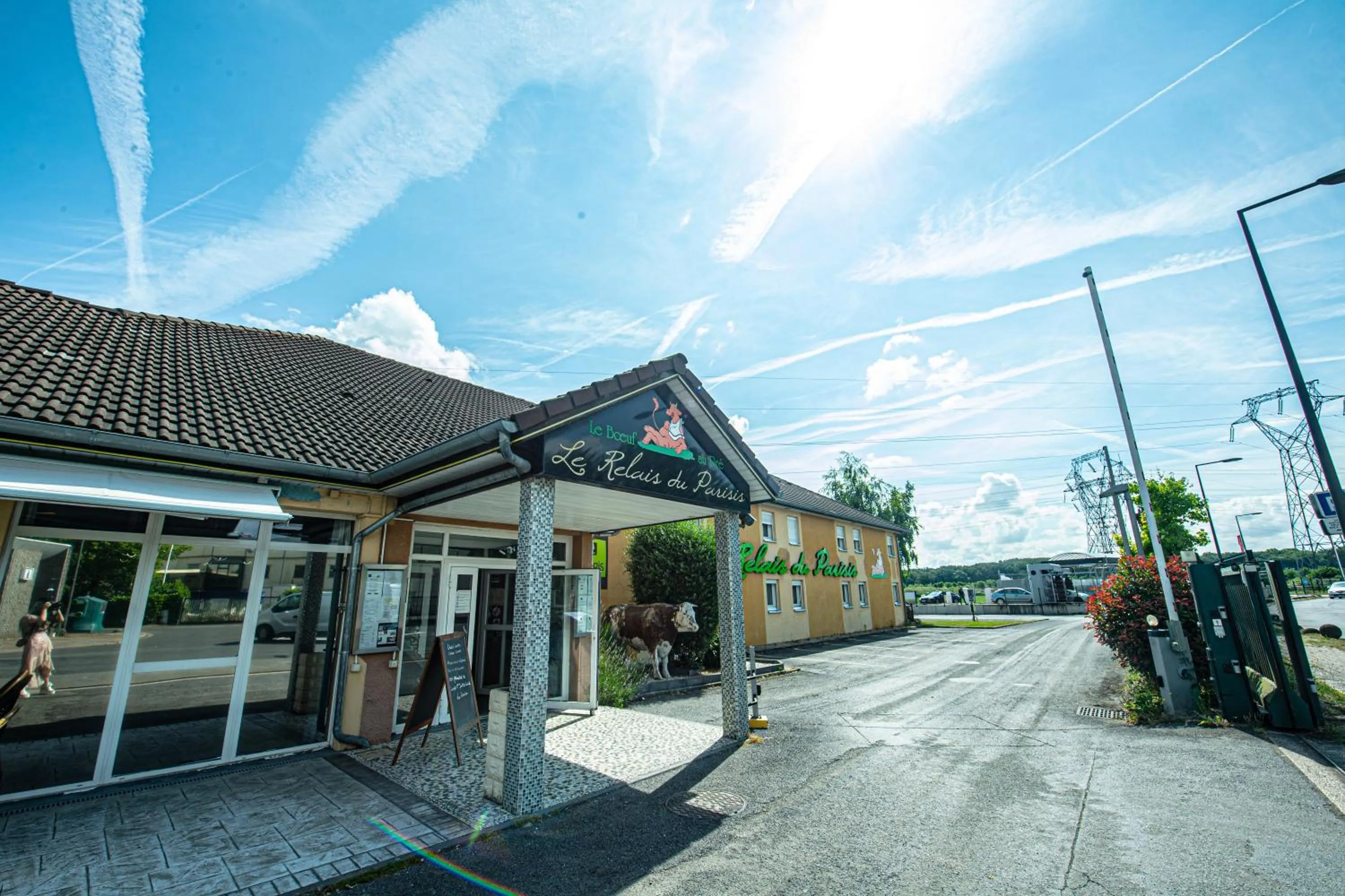 Property building in Logis Hôtel - Le Relais du Parisis