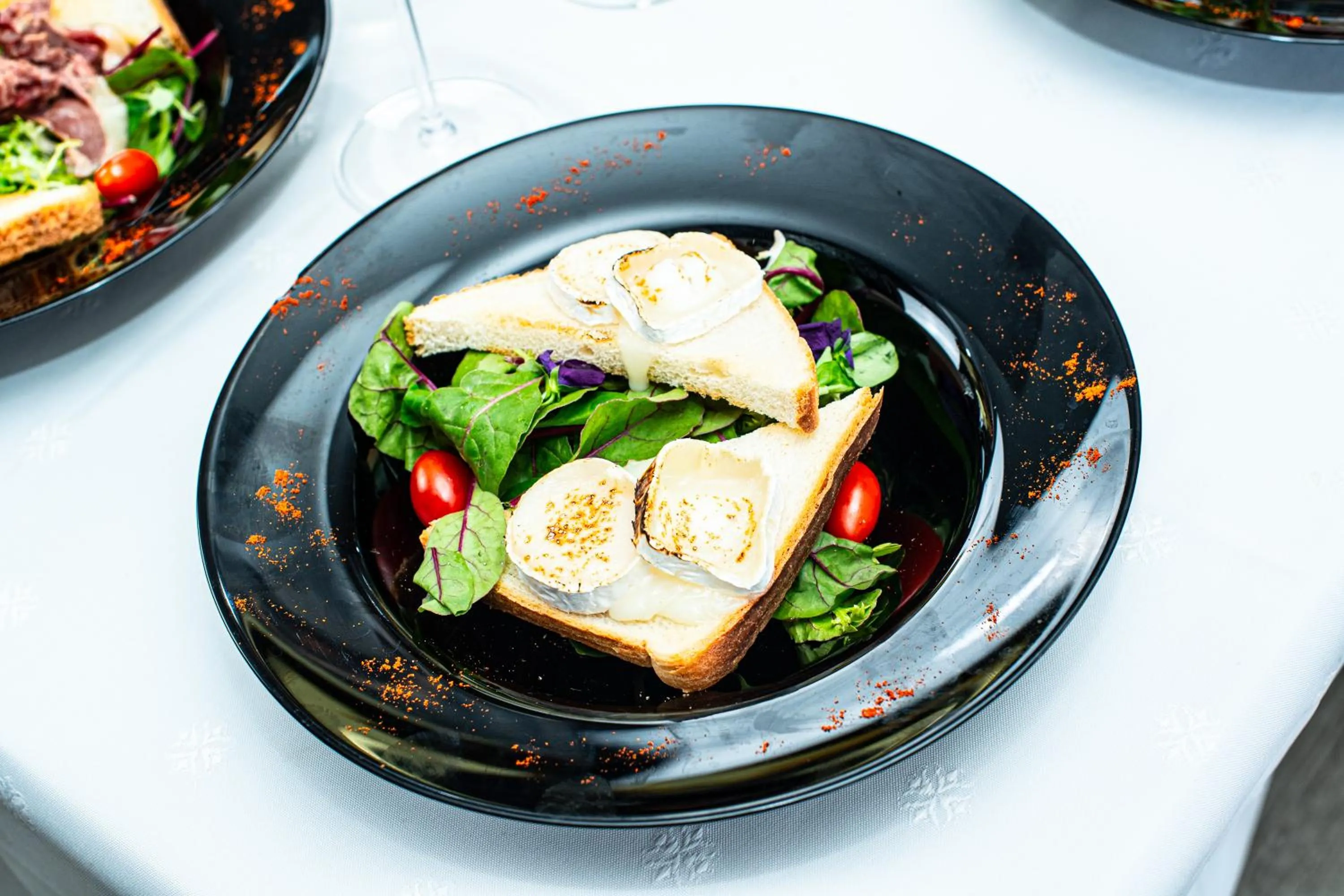 Restaurant/places to eat in Logis Hôtel - Le Relais du Parisis