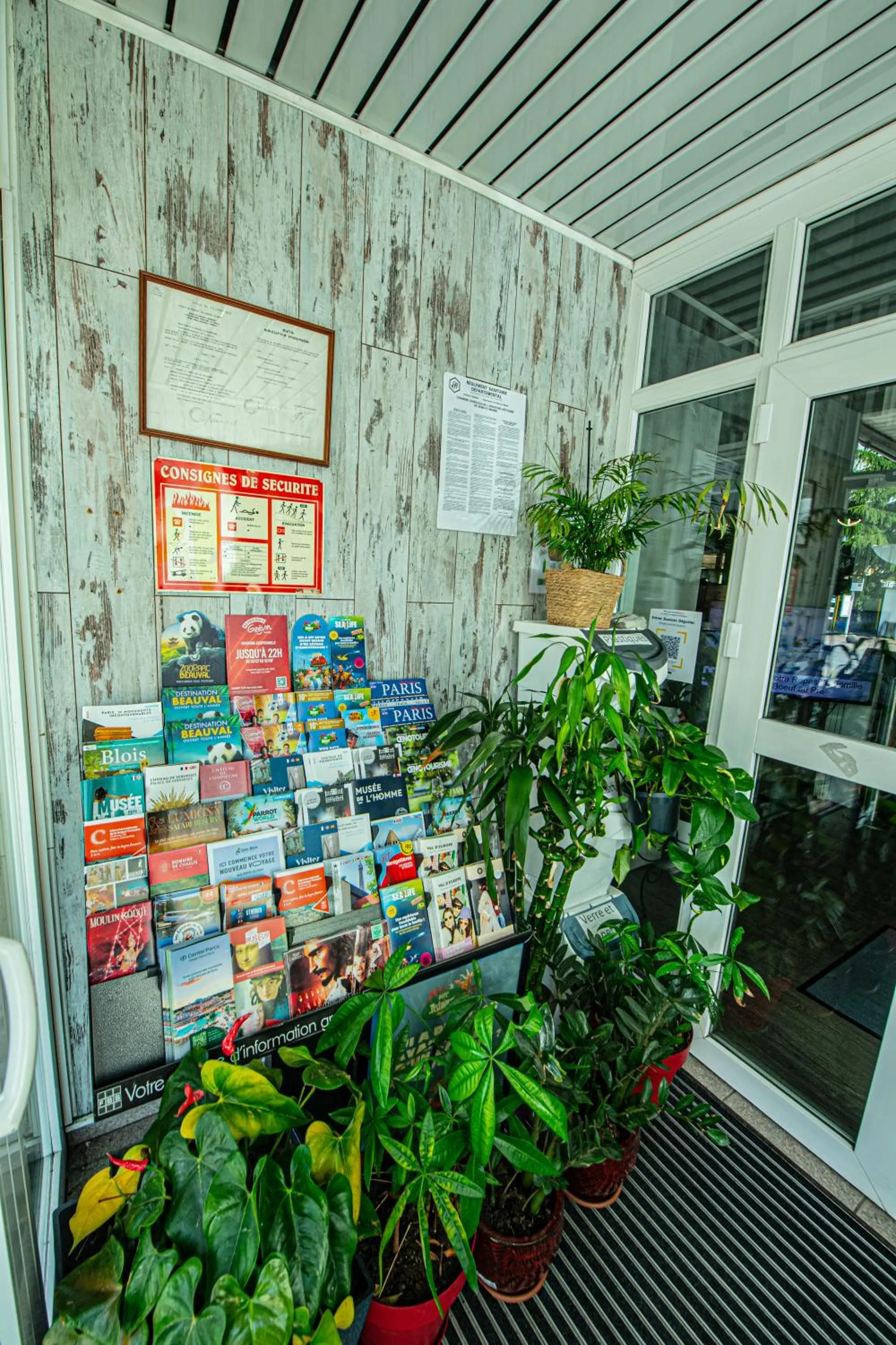 Property building in Logis Hôtel - Le Relais du Parisis