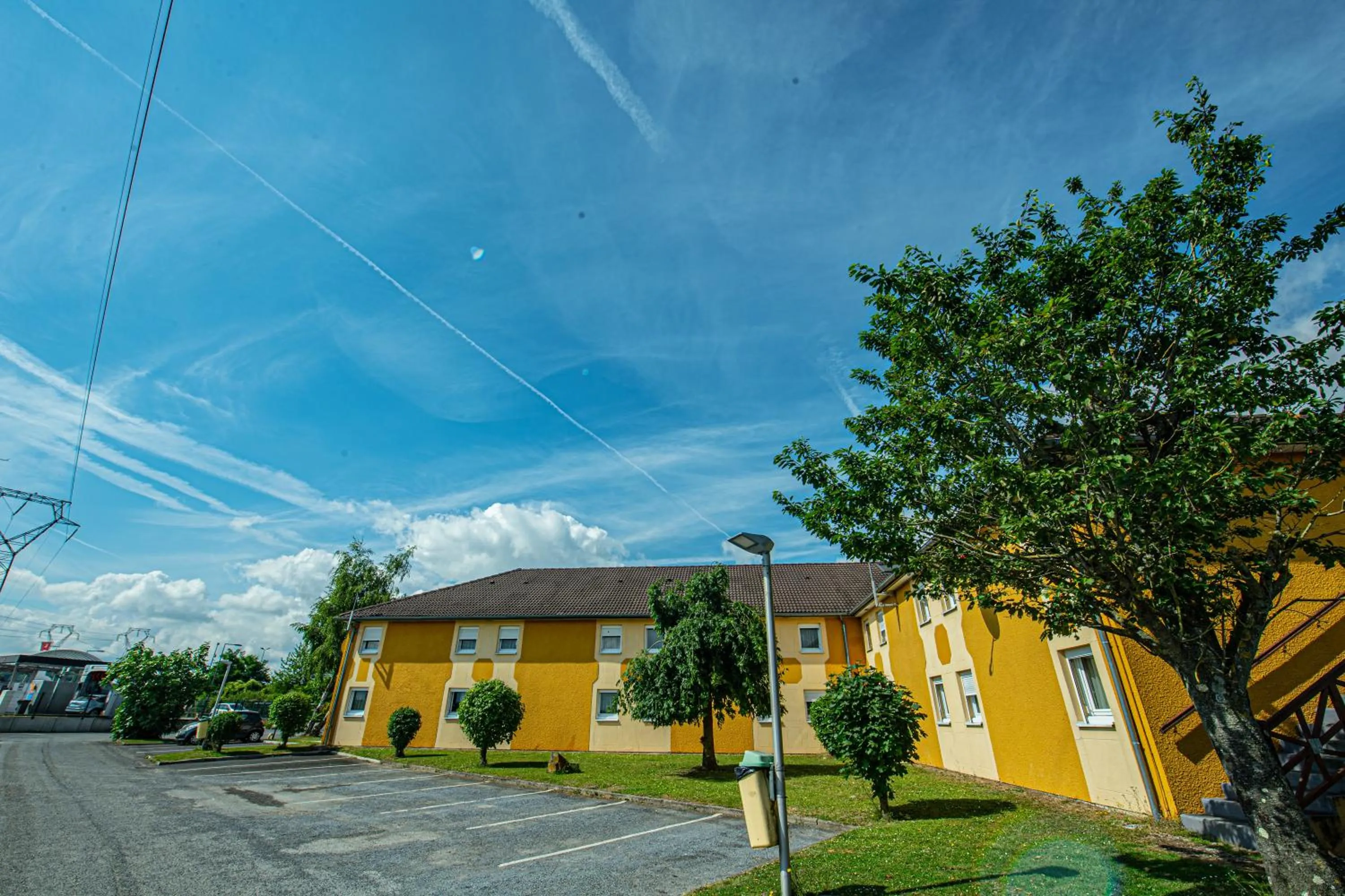 Property building in Logis Hôtel - Le Relais du Parisis