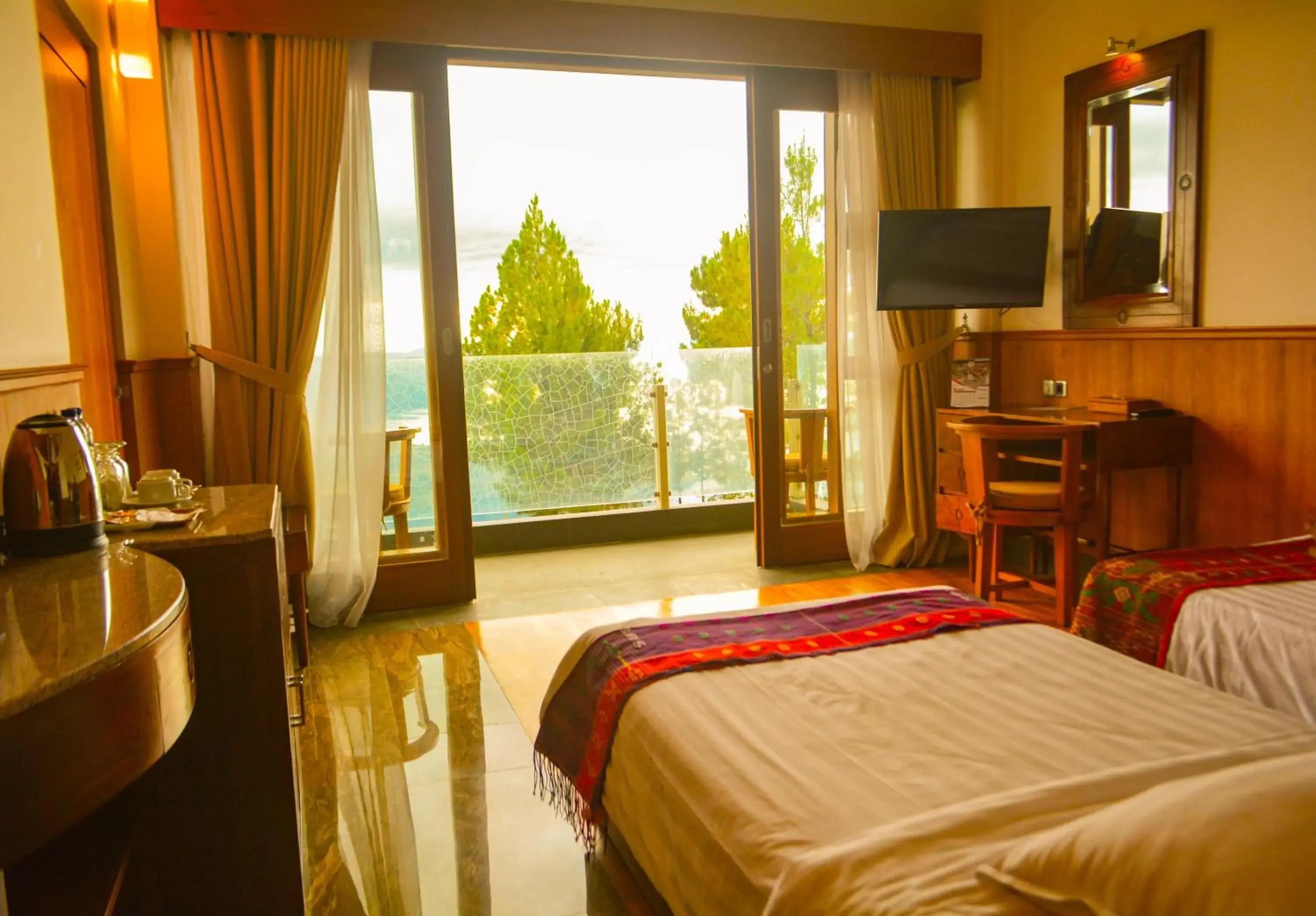 Tongging Deluxe Double or Twin Room with Lake Toba View in Taman Simalem Resort Tongging Deluxe Double or Twin Room with Lake Toba View in Taman Simalem Resort