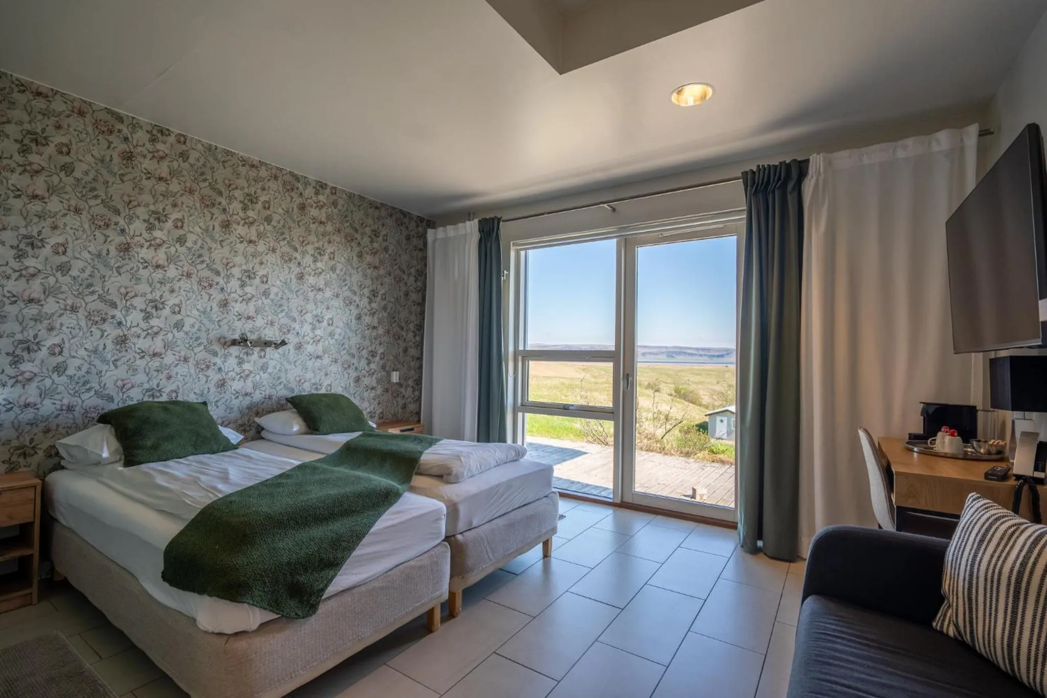 Property building, Bed in Hotel Laki