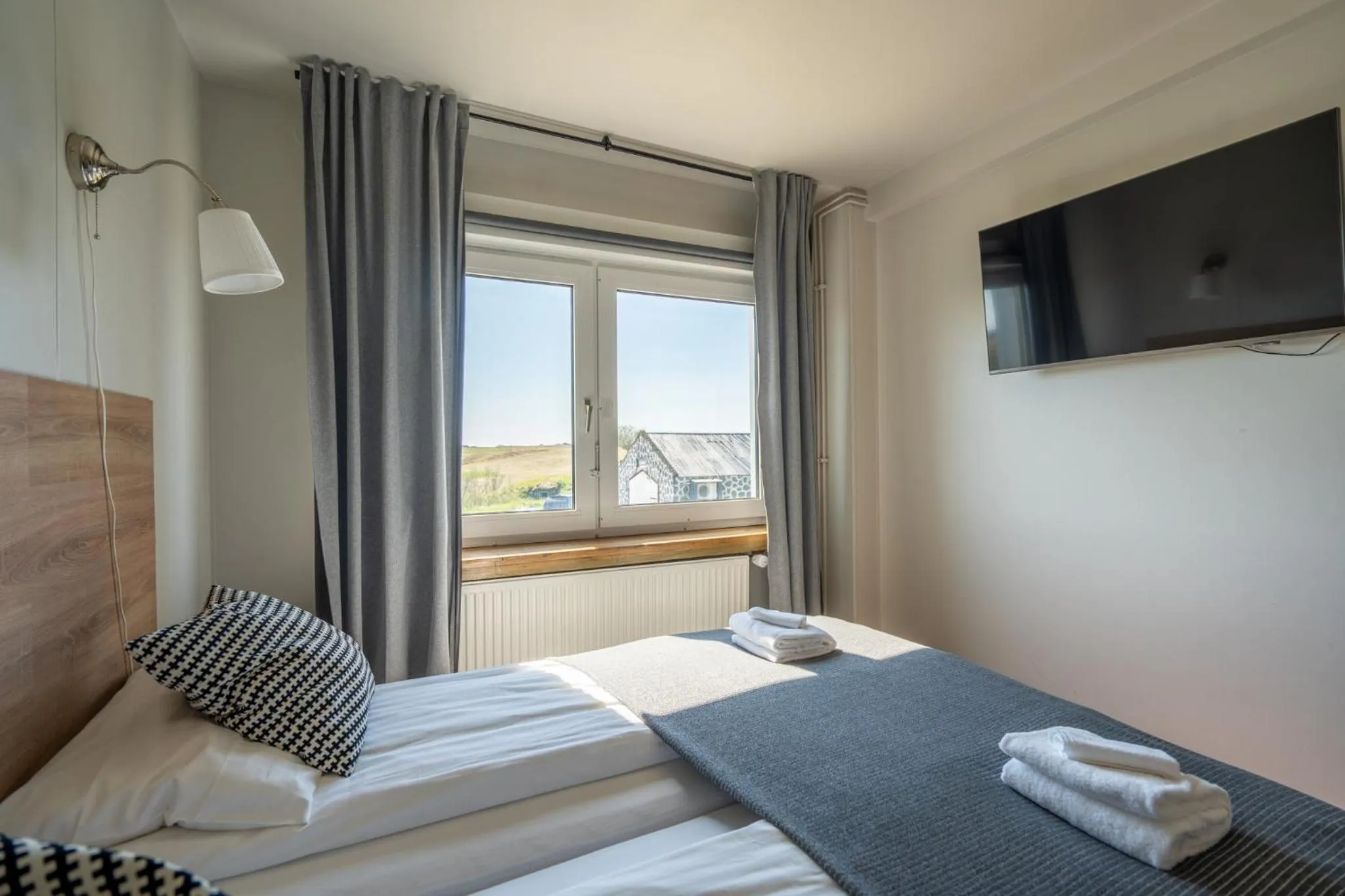 Property building, Bed in Hotel Laki