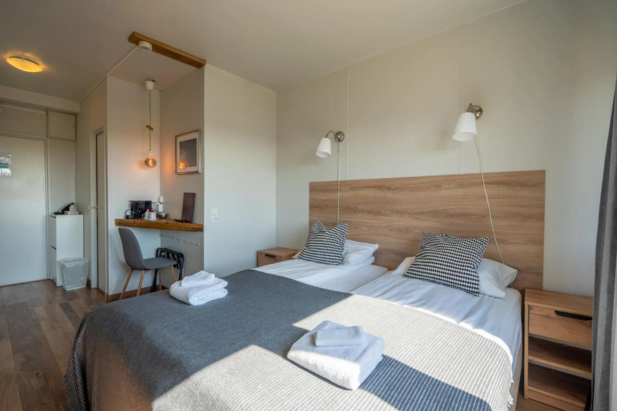 Bedroom, Bed in Hotel Laki