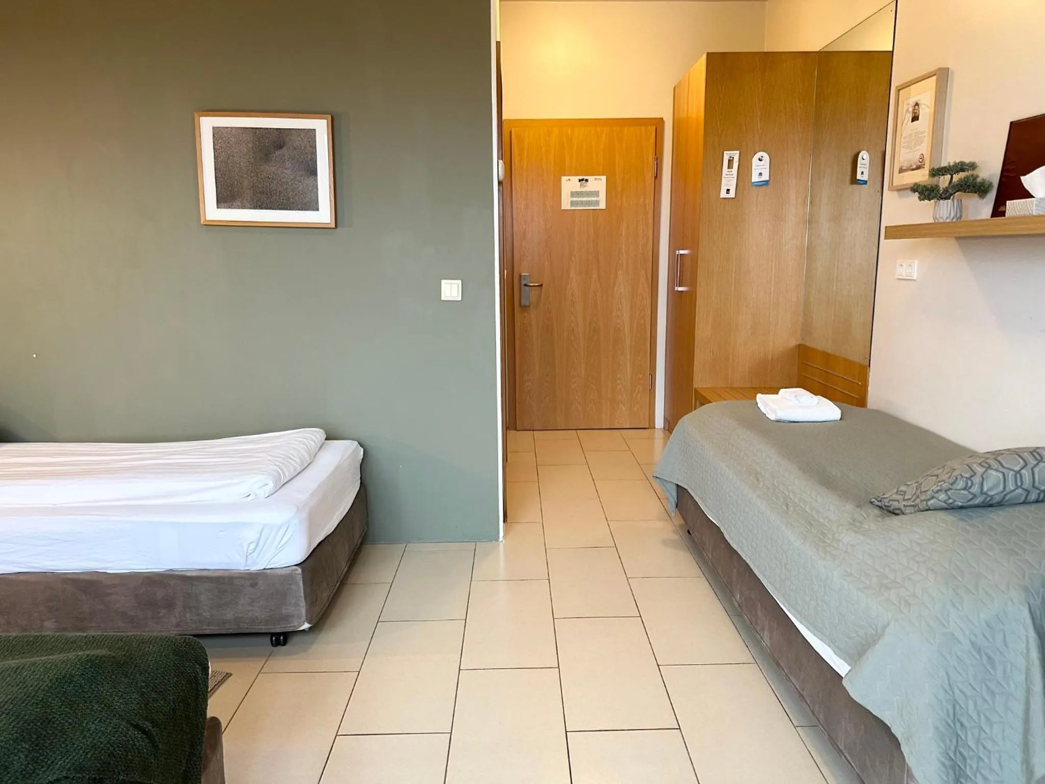 Bedroom, Bed in Hotel Laki