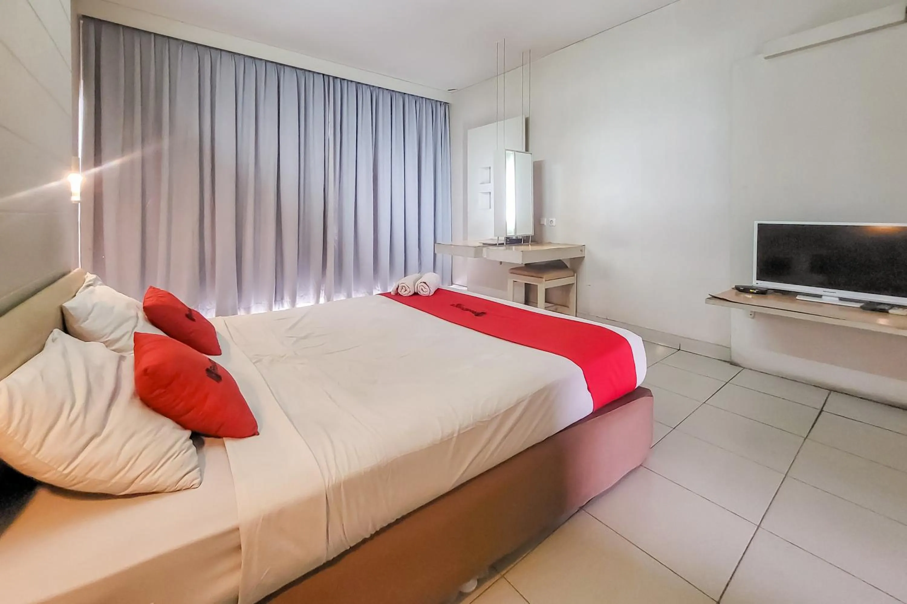 Bedroom, Bed in RedDoorz near UPI Setiabudhi Bandung