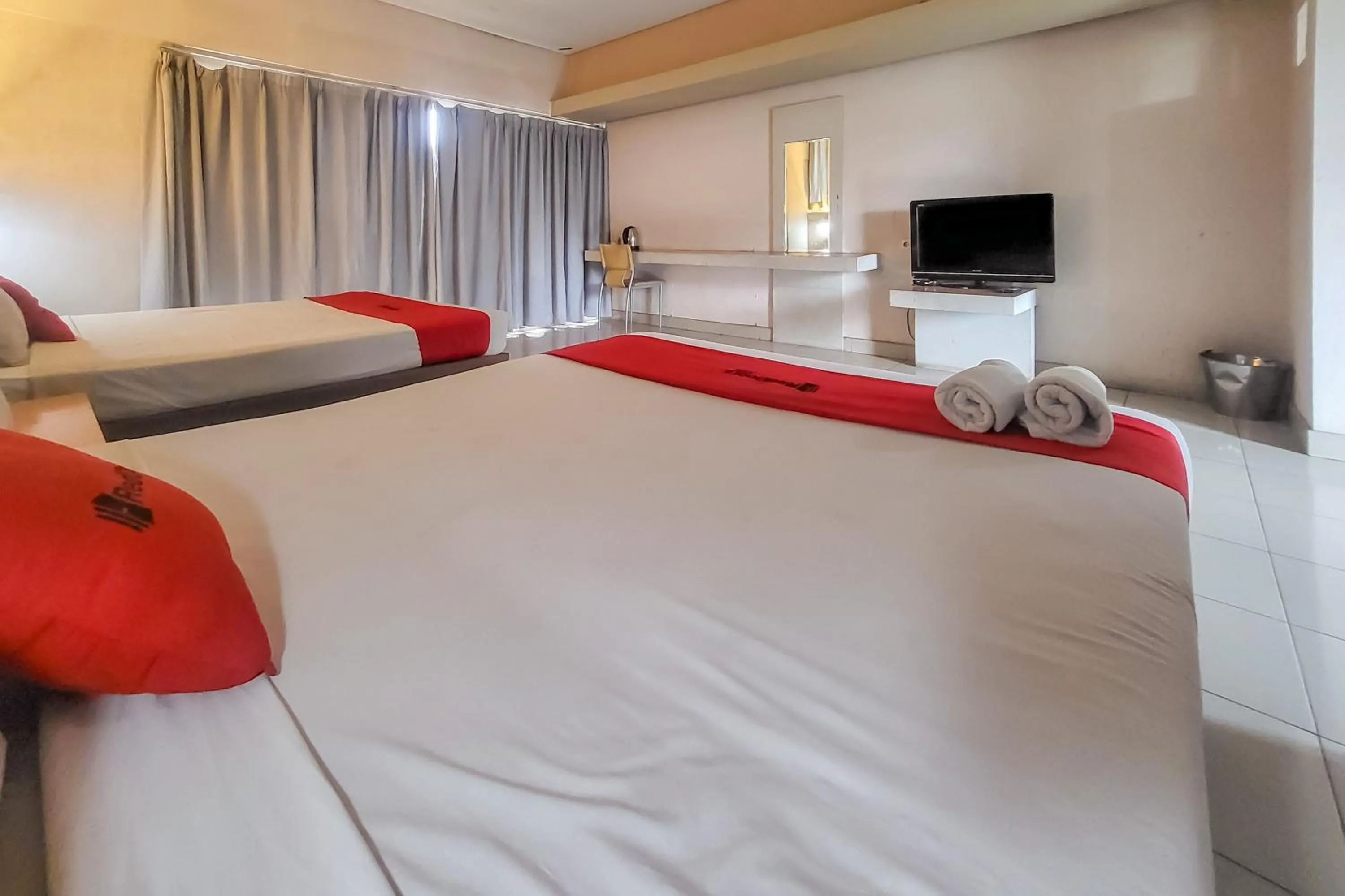 Bedroom, Bed in RedDoorz near UPI Setiabudhi Bandung