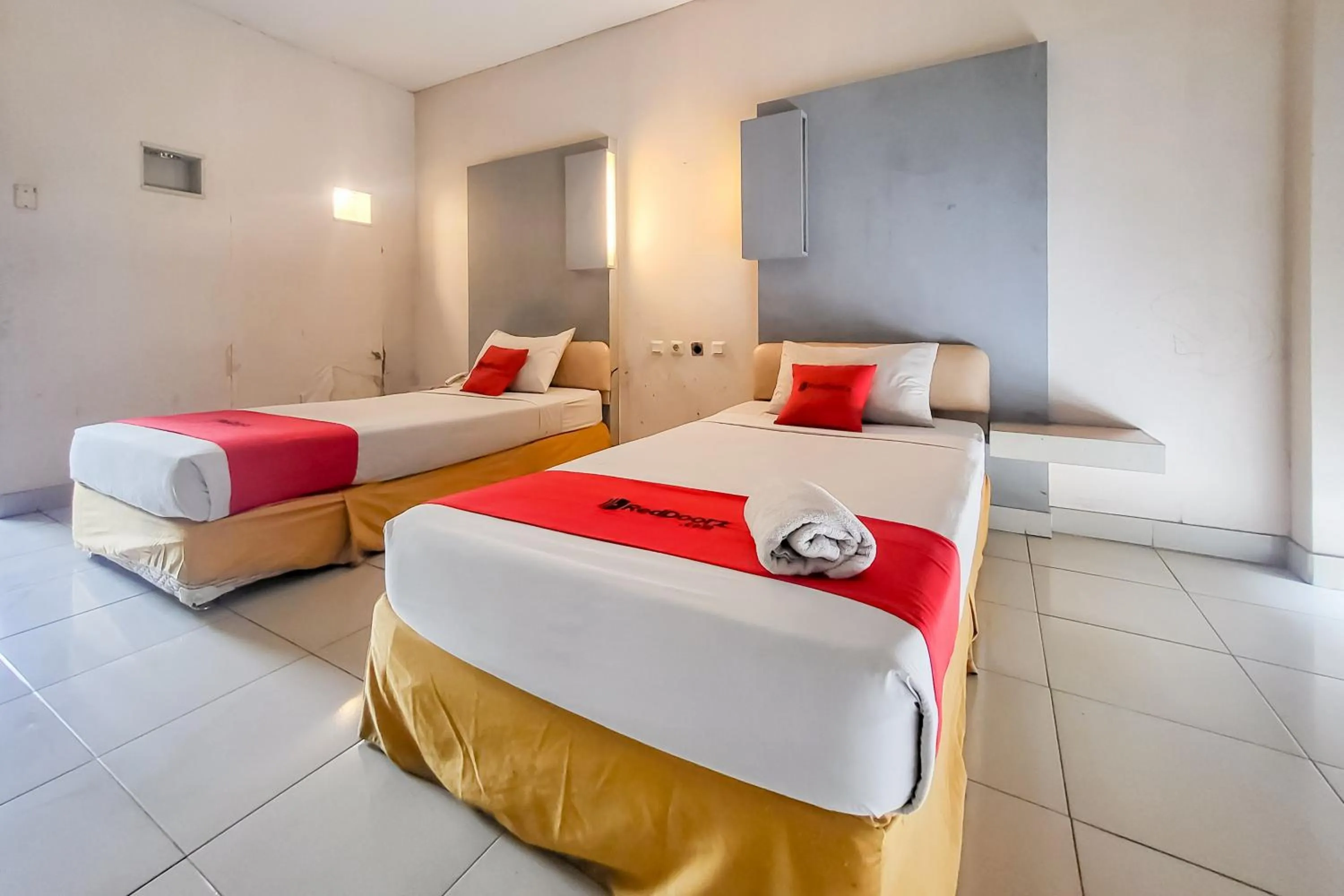 Bedroom, Bed in RedDoorz near UPI Setiabudhi Bandung