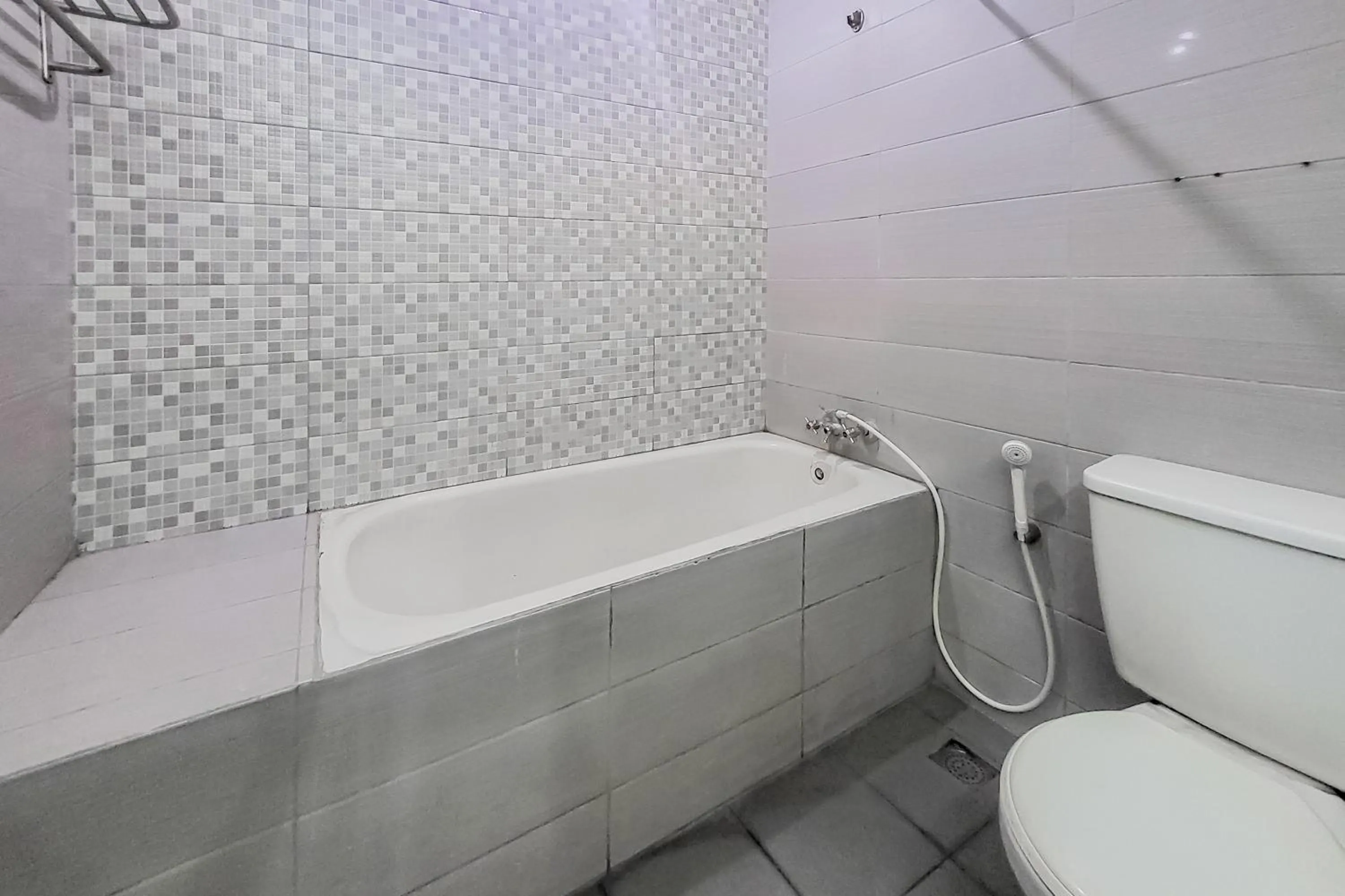 Bathroom in RedDoorz near UPI Setiabudhi Bandung