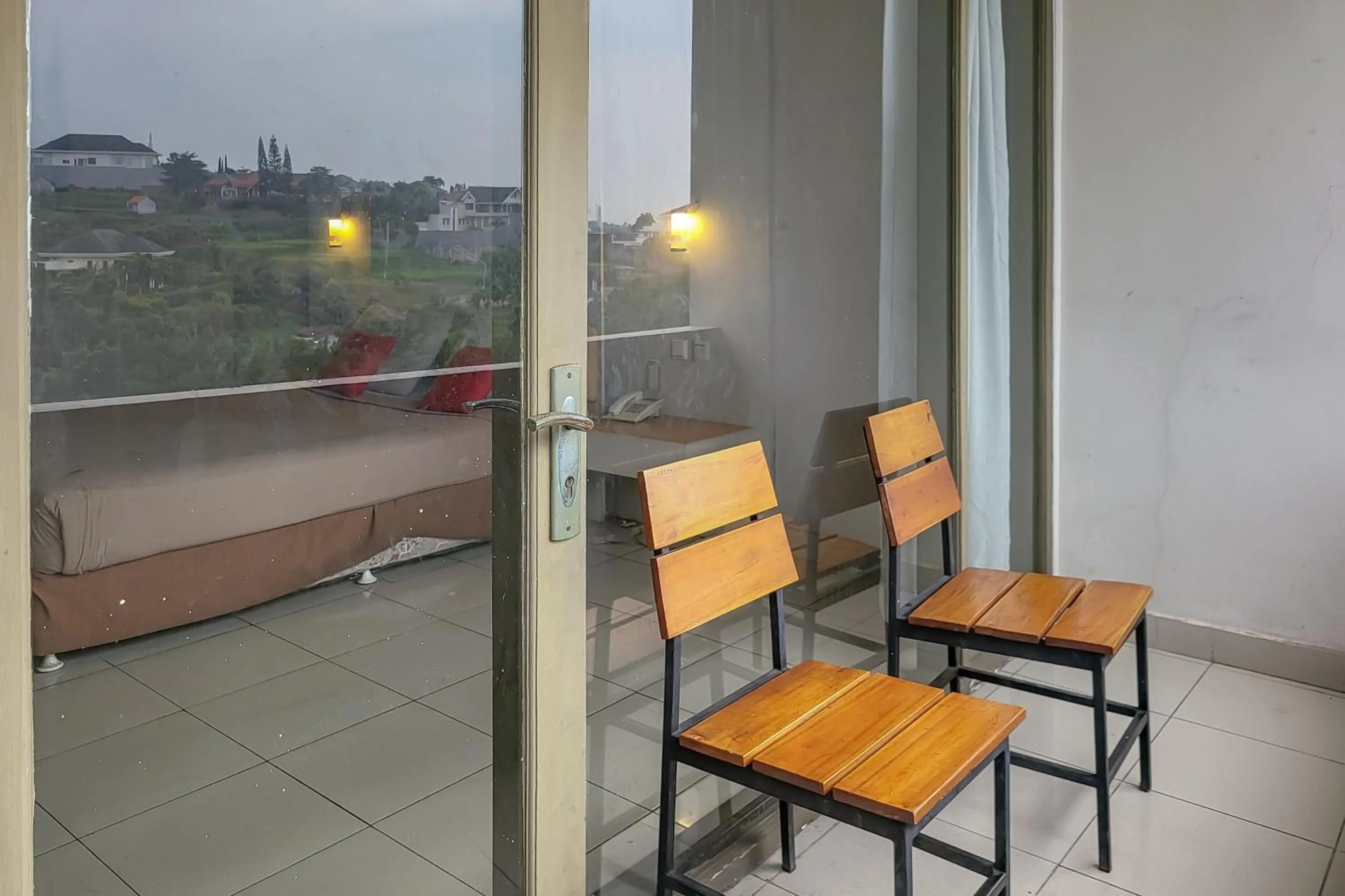 Seating area in RedDoorz near UPI Setiabudhi Bandung