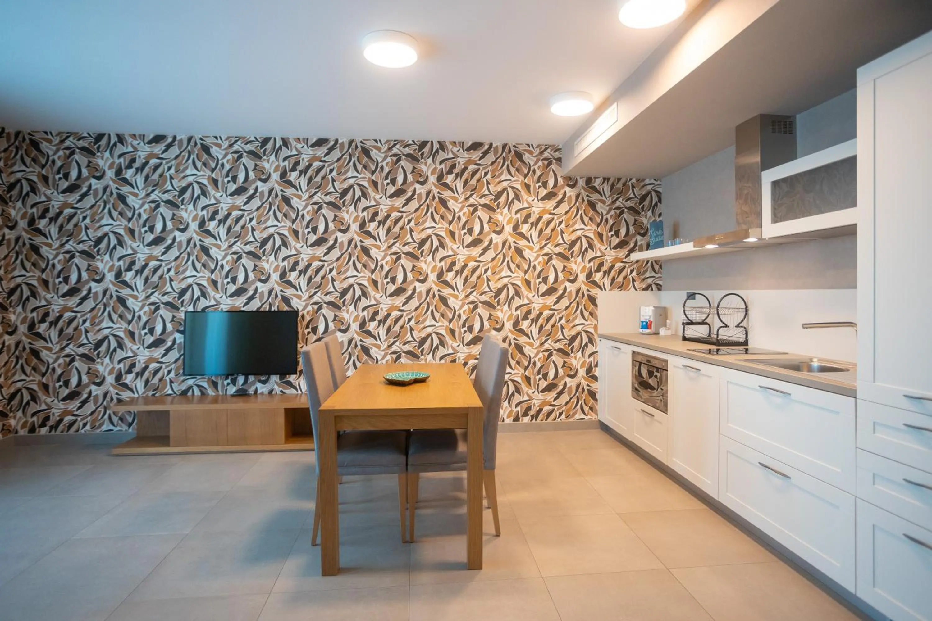 TV and multimedia in Mosella Suite Hotel