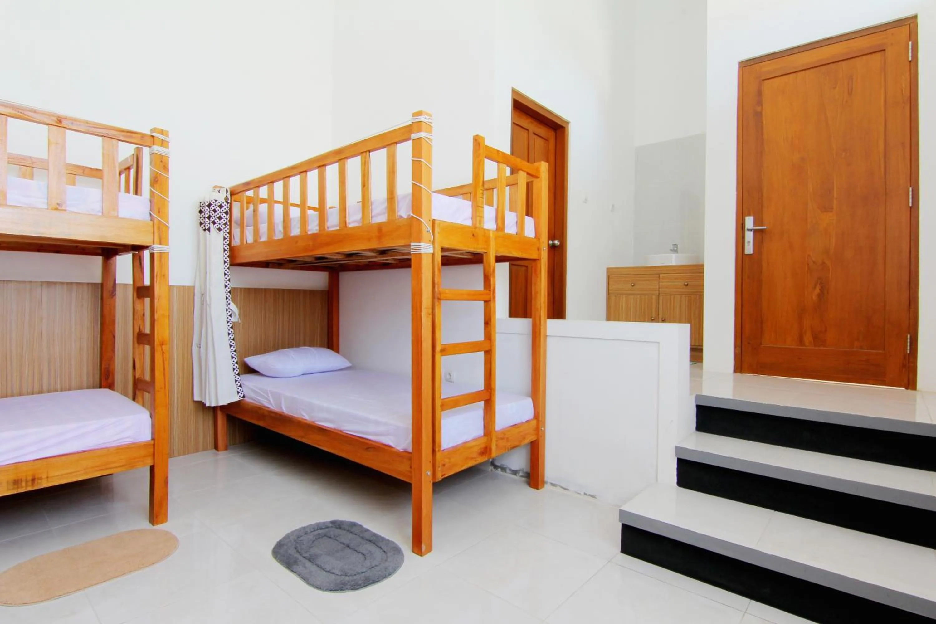 Single Bed in Dormitory Room in Silas Garden