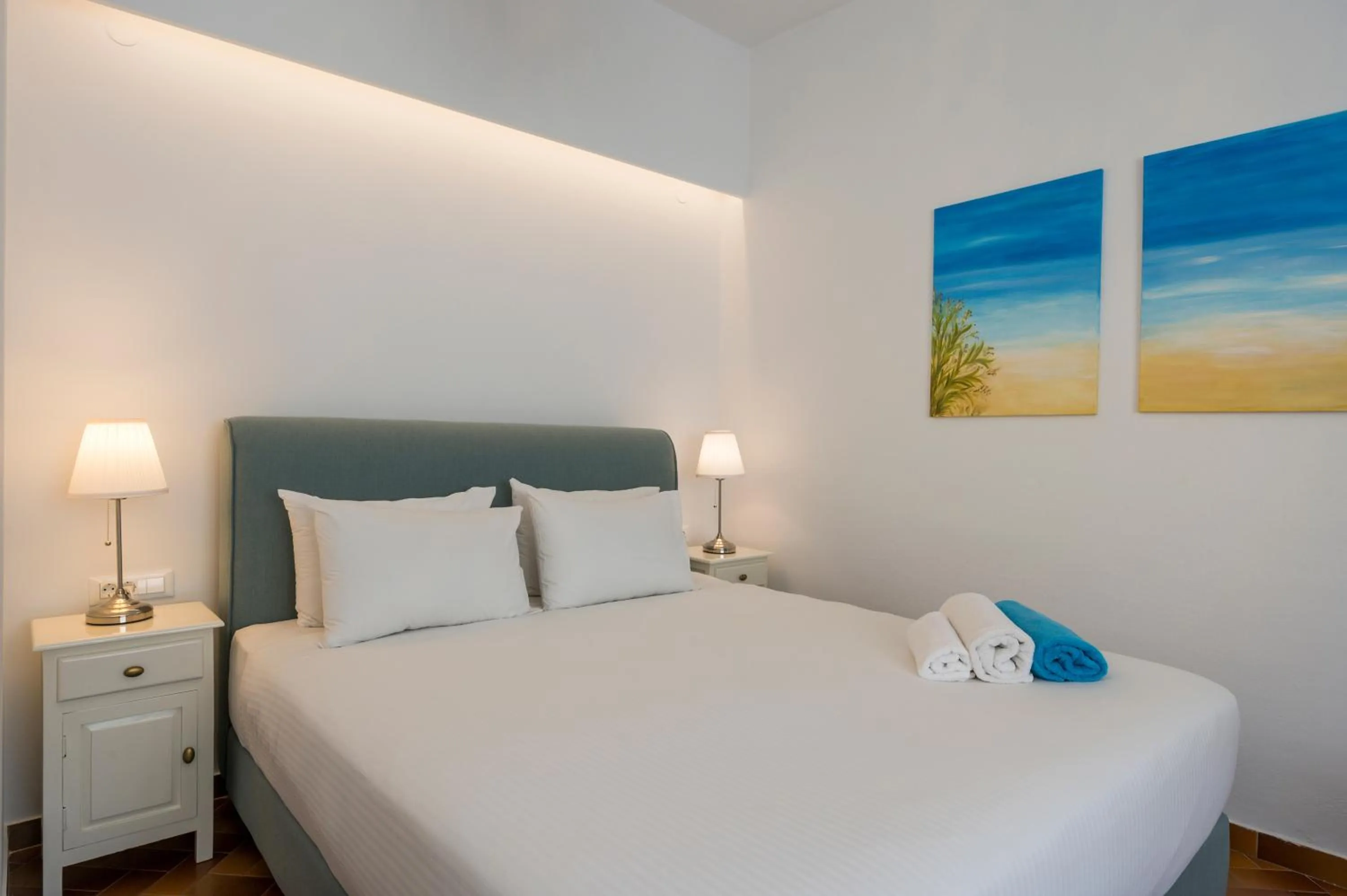 Bedroom, Bed in Hermes Beach Front