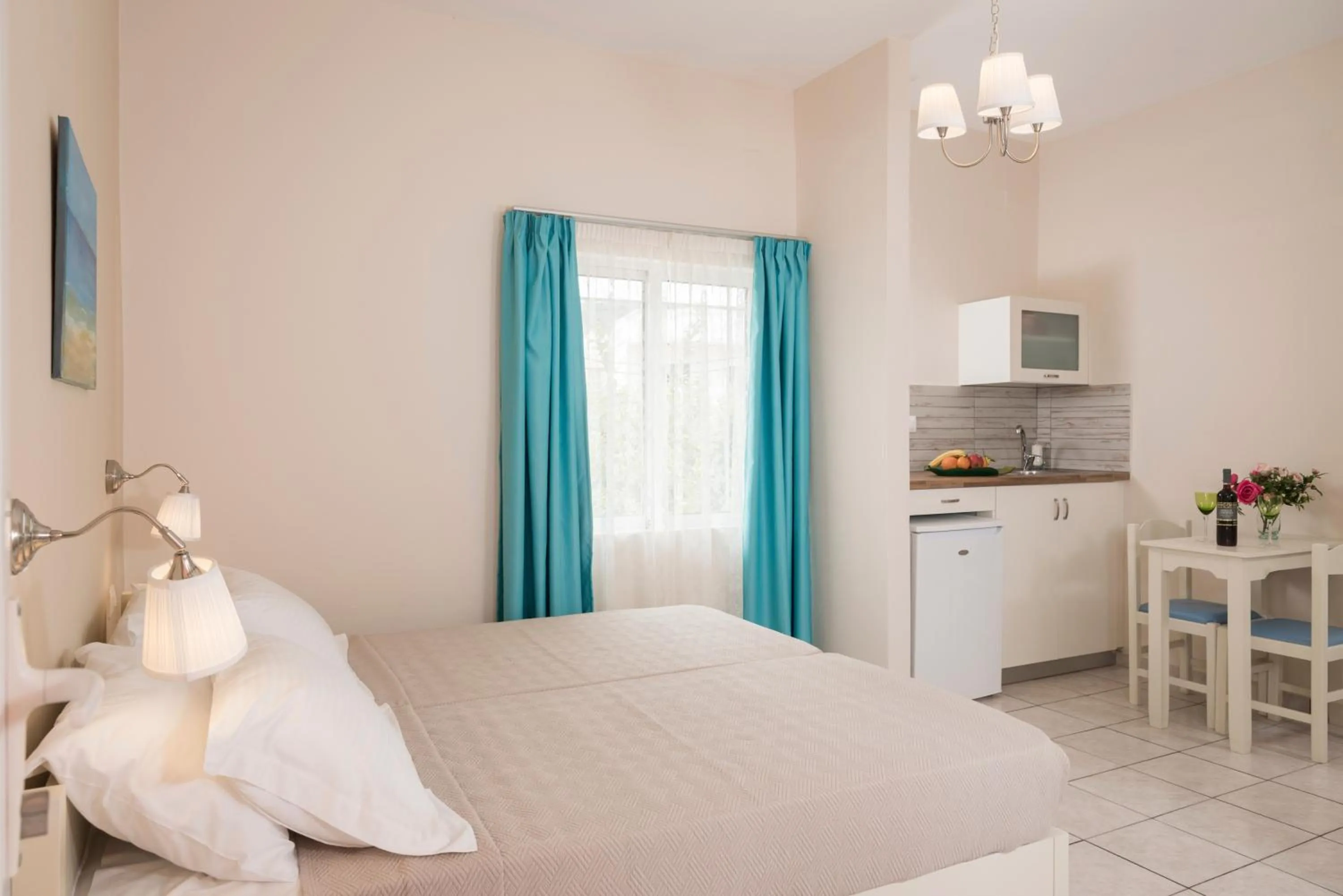 Kitchen or kitchenette, Bed in Hermes Beach Front