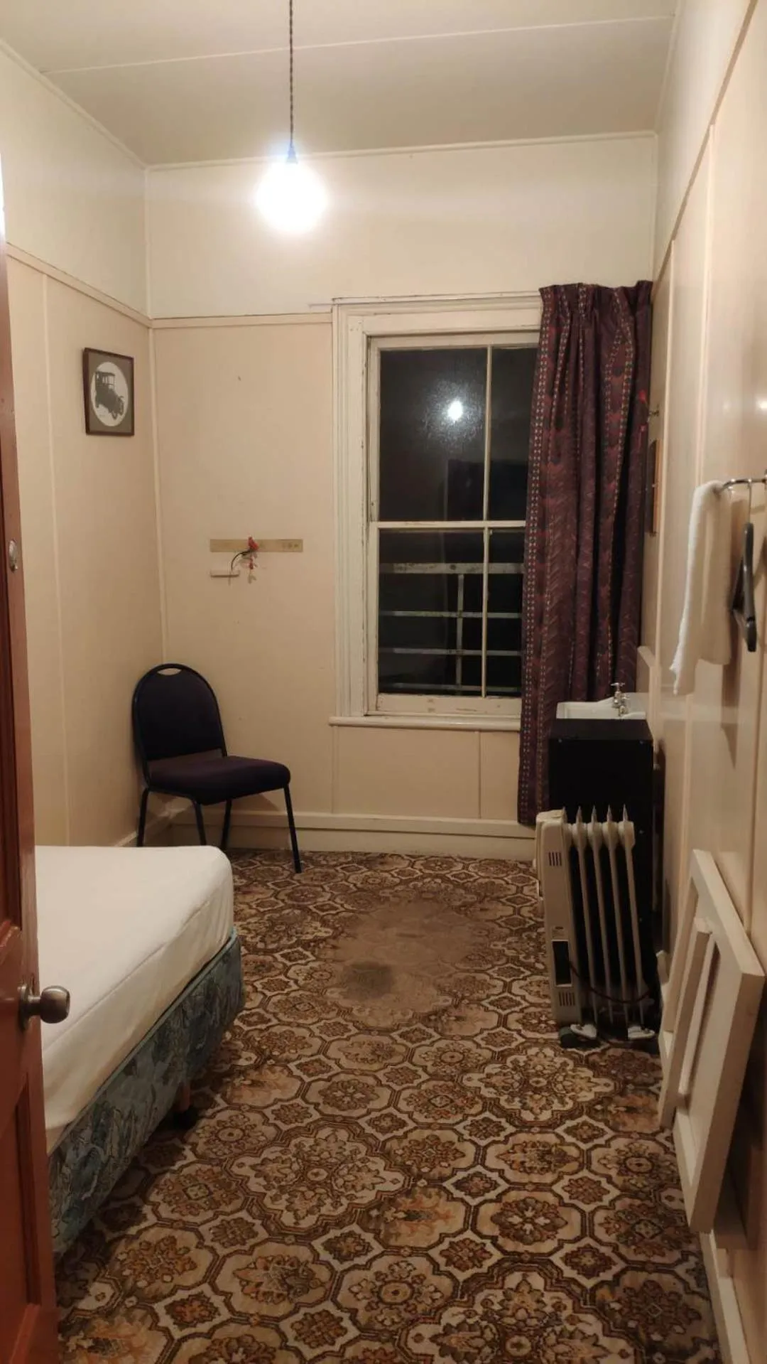 Bed in South Rakaia Hotel