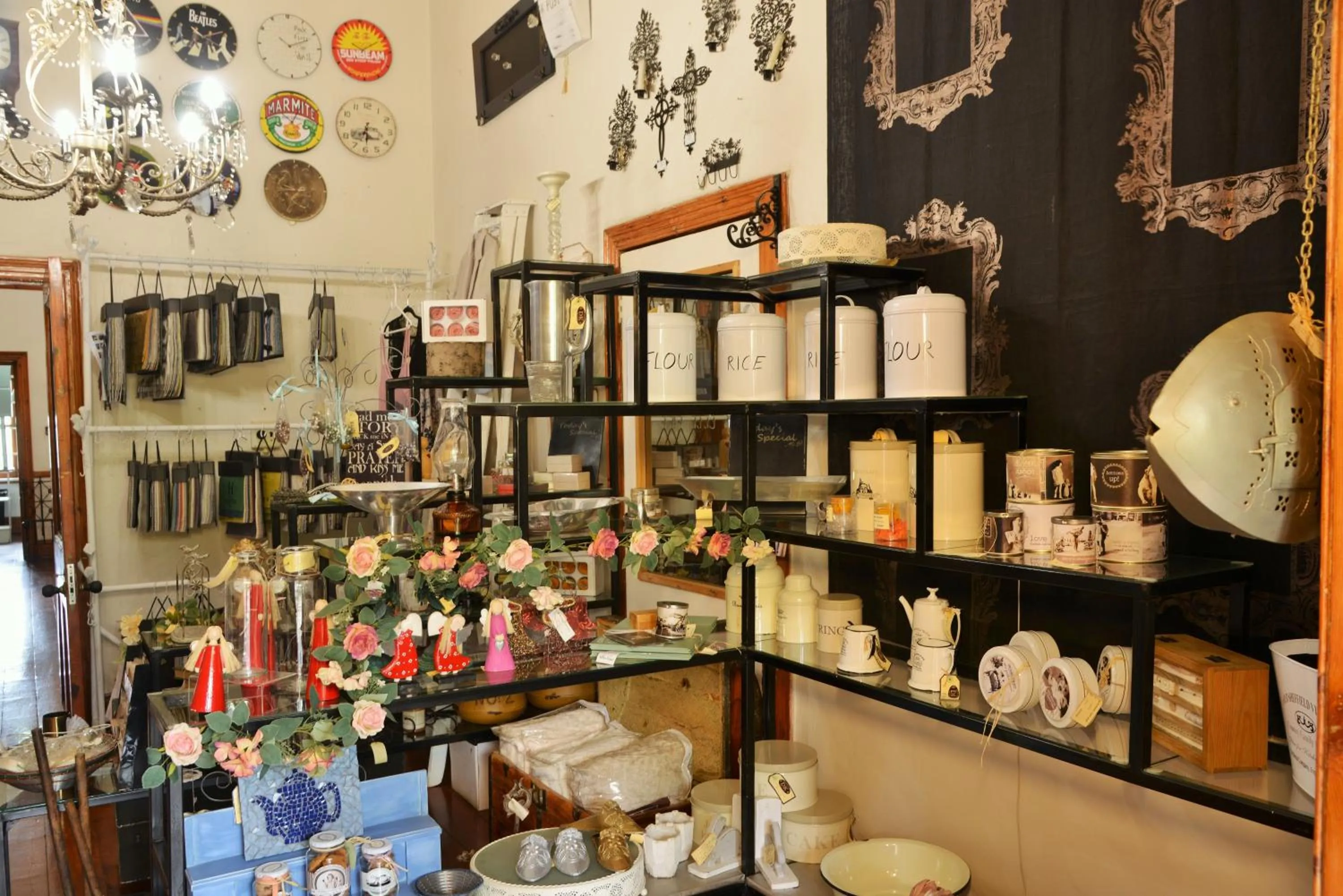 On-site shops in Die Kliphuis