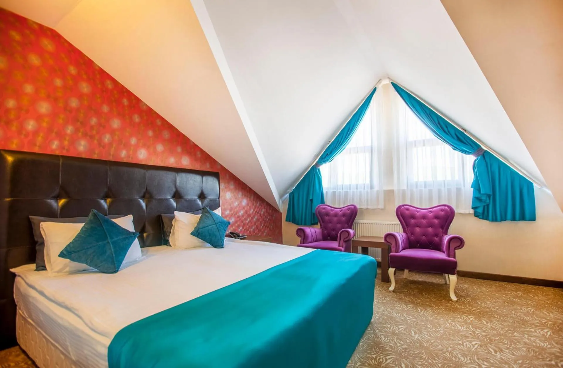 Bedroom in Highway Otel