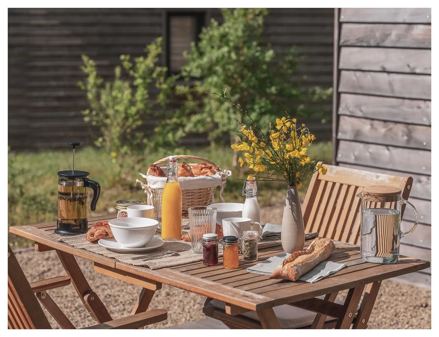 Continental breakfast in Volvic Organic Resort