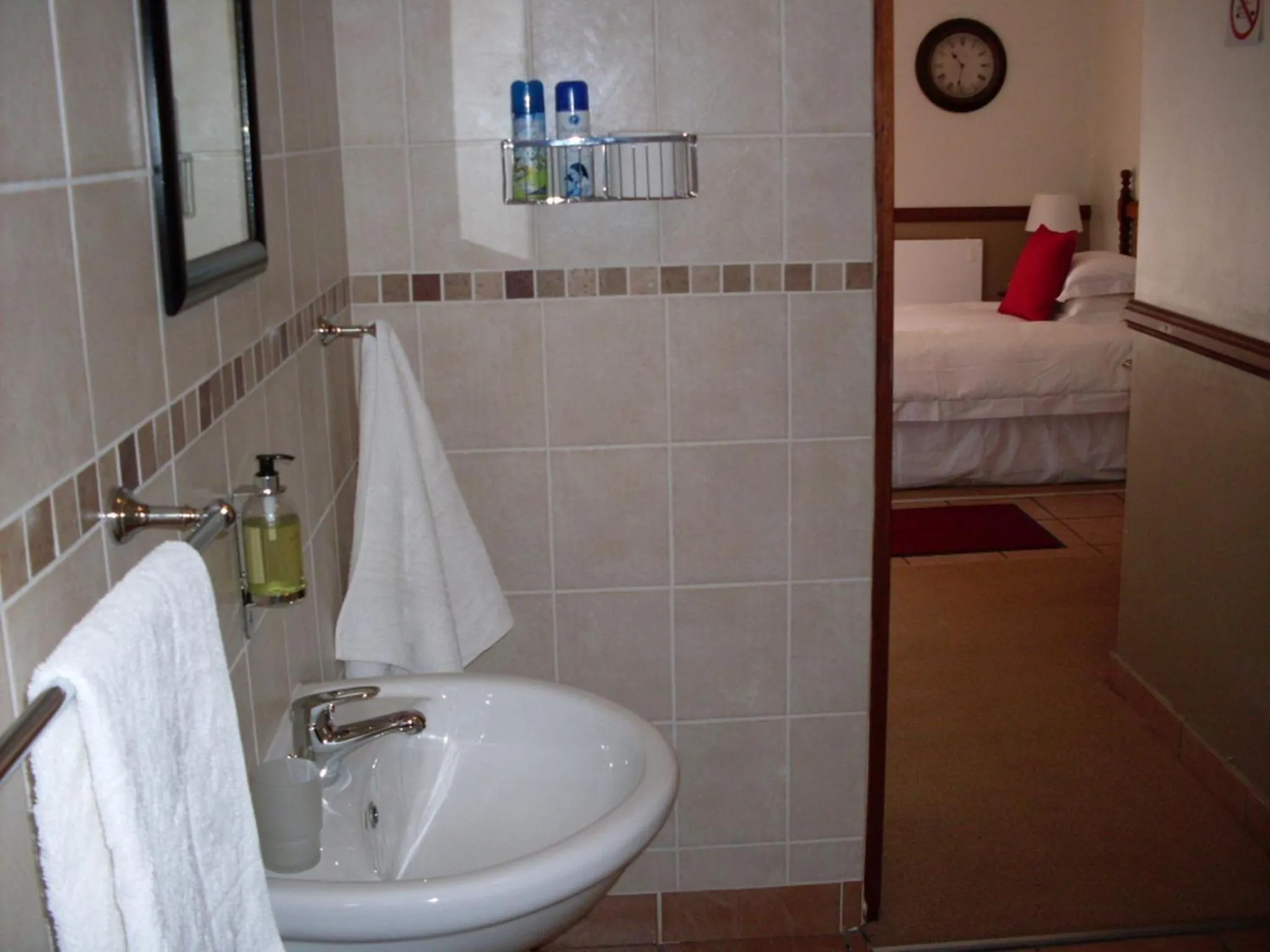 Bathroom, Bed in De Oude Herberg