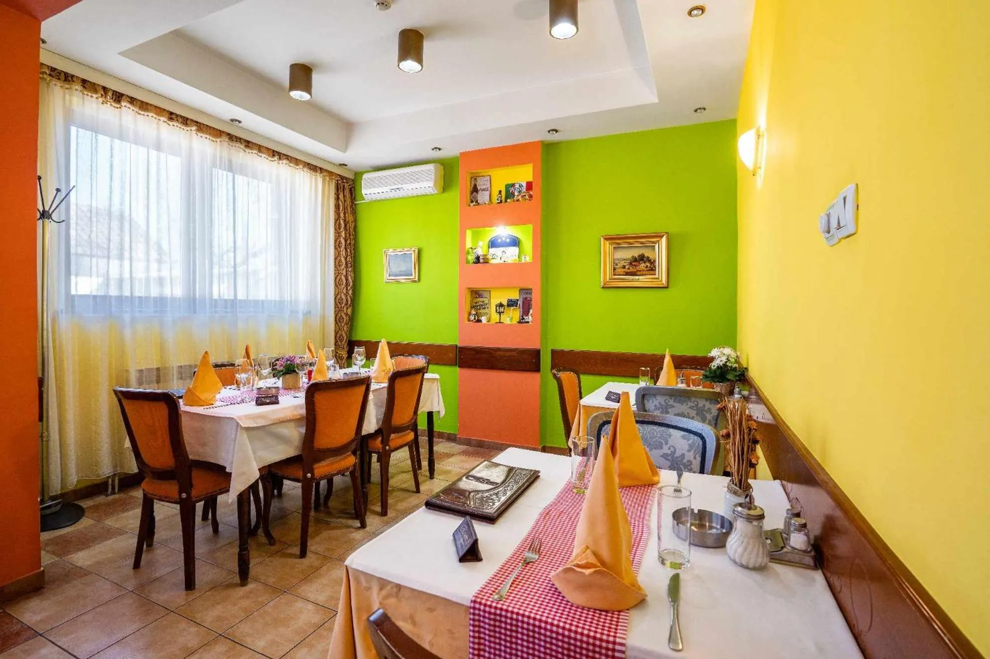 Restaurant/places to eat in Hotel Vila Sunce