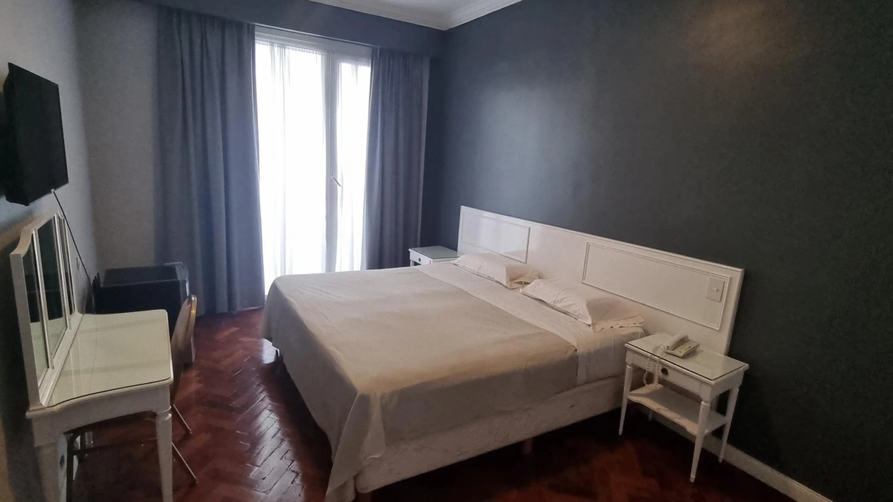 Photo of the whole room, Bed in HOTEL REGIS