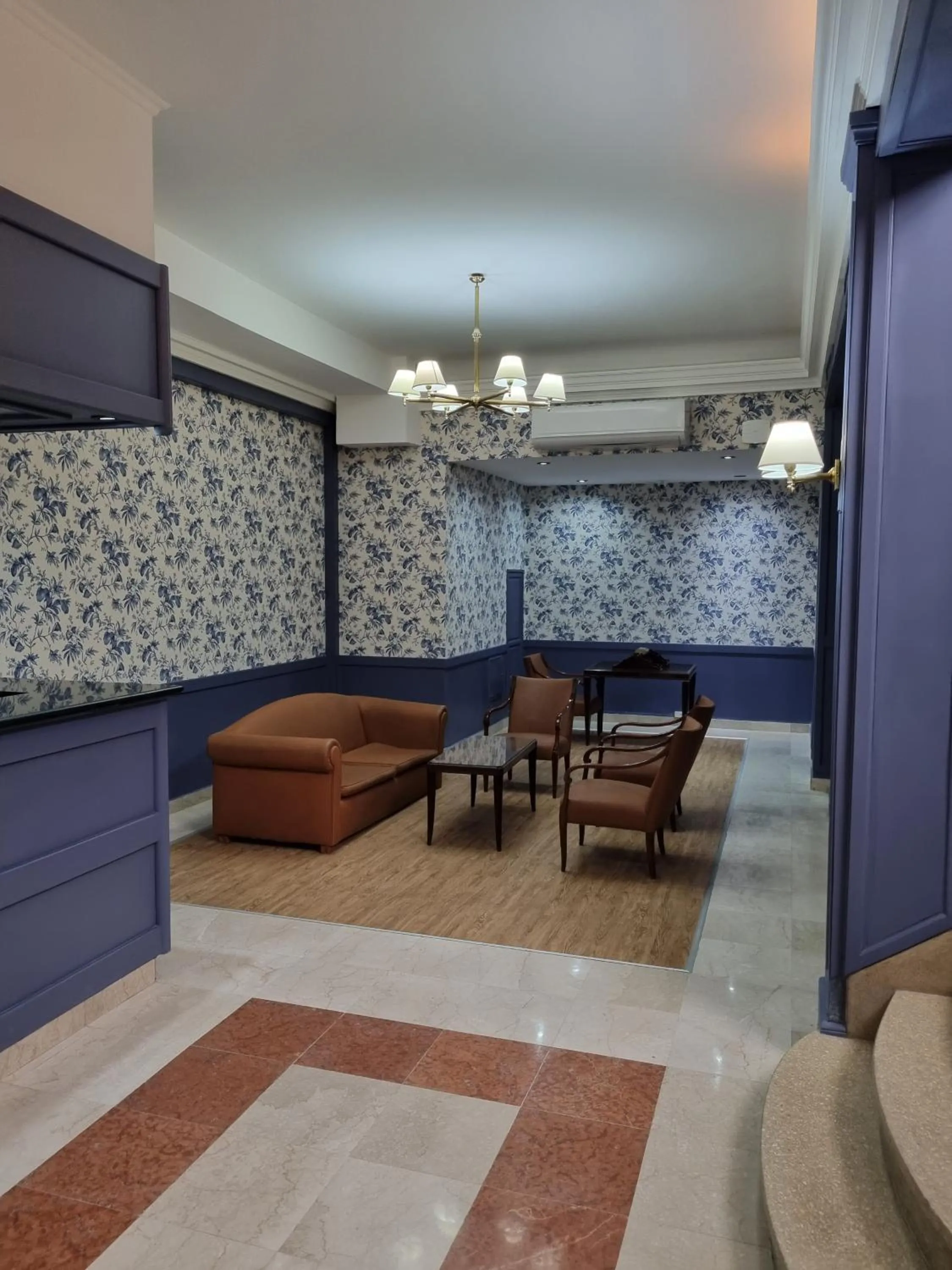 Living room in HOTEL REGIS