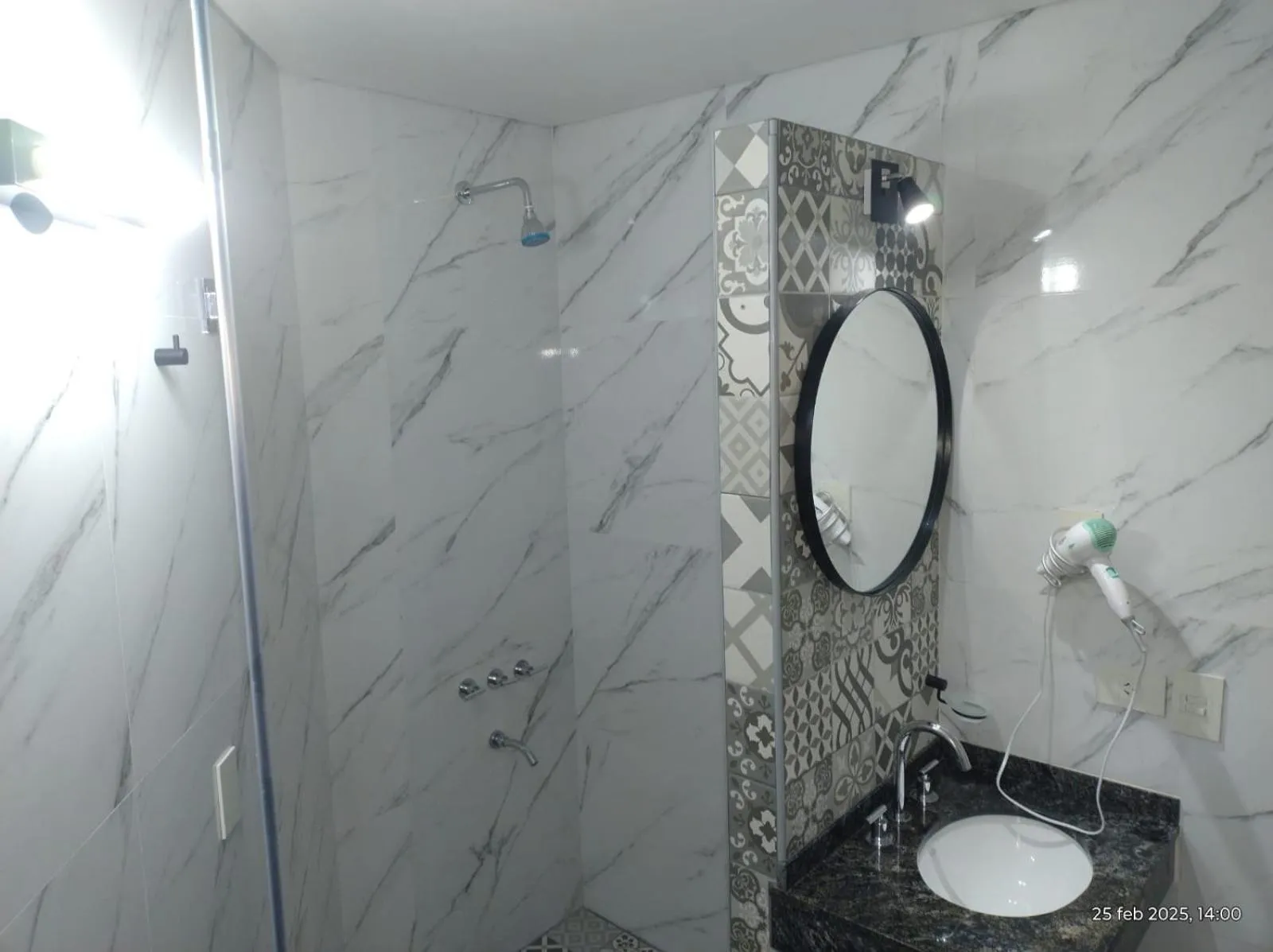 Shower in HOTEL REGIS